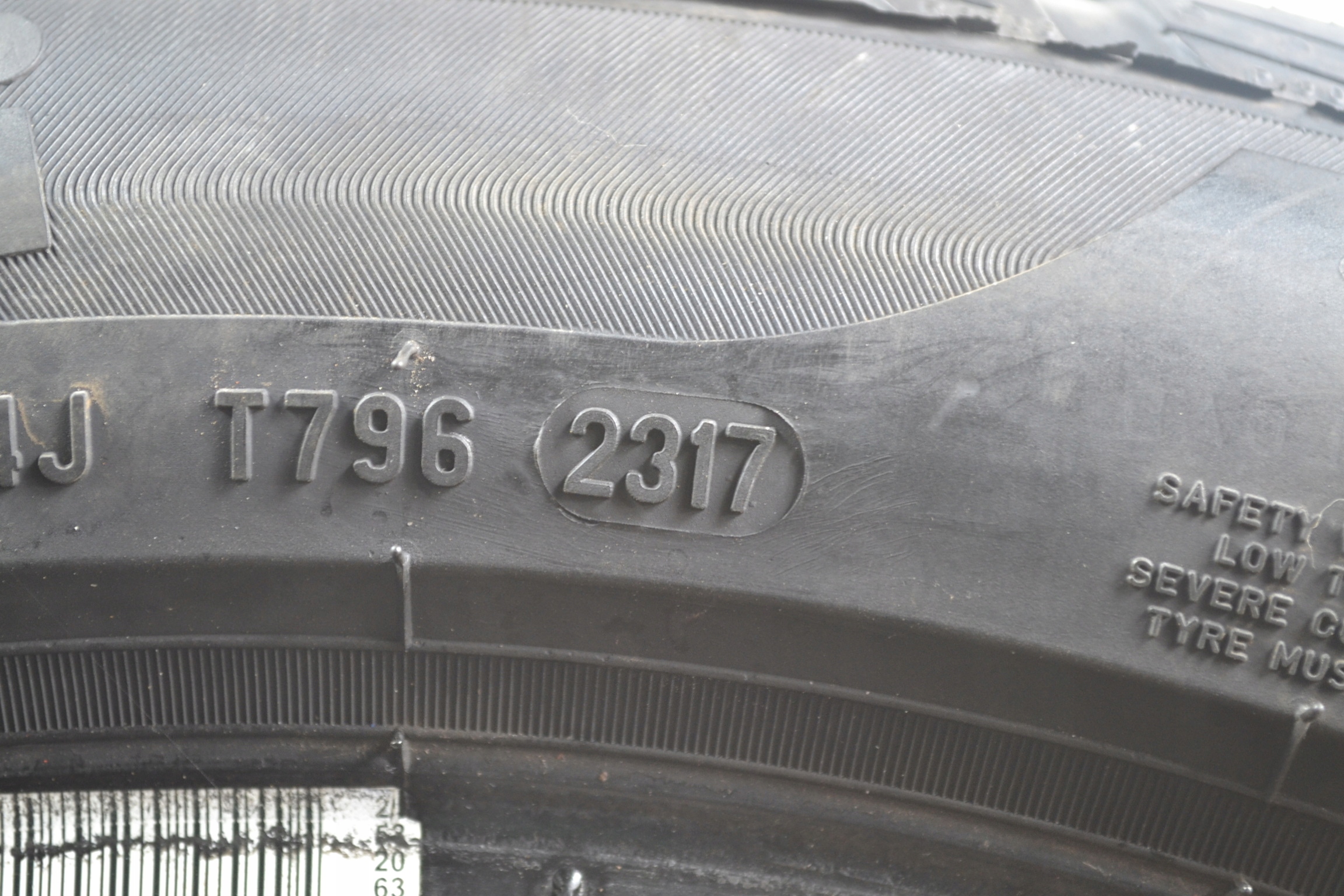 245/45R18 100V PIRELLI SOTTOZERO 3 RFT x2szt 8028z Kod producenta 2352300