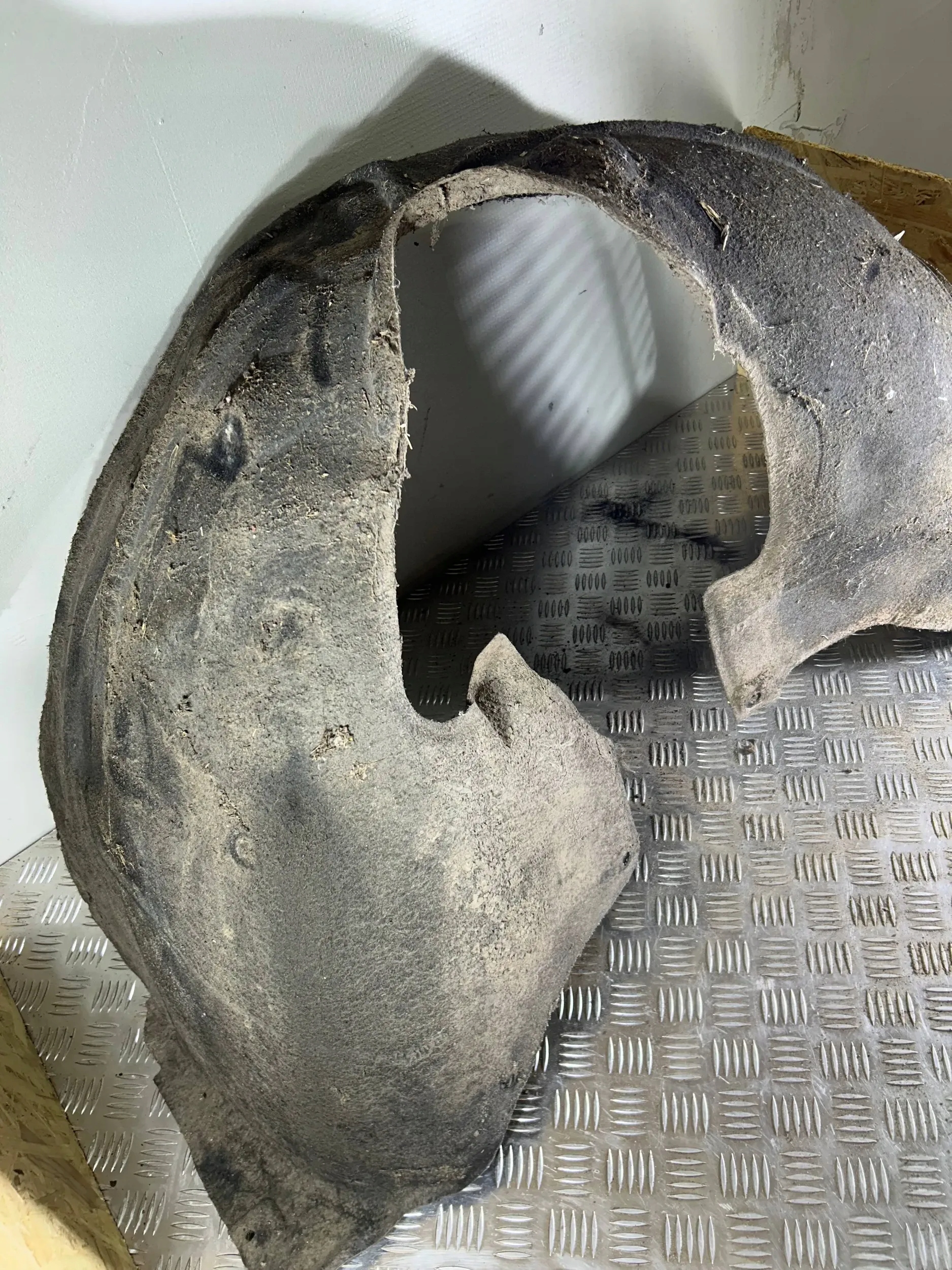 mudguard left front Audi Q7 4L 2008