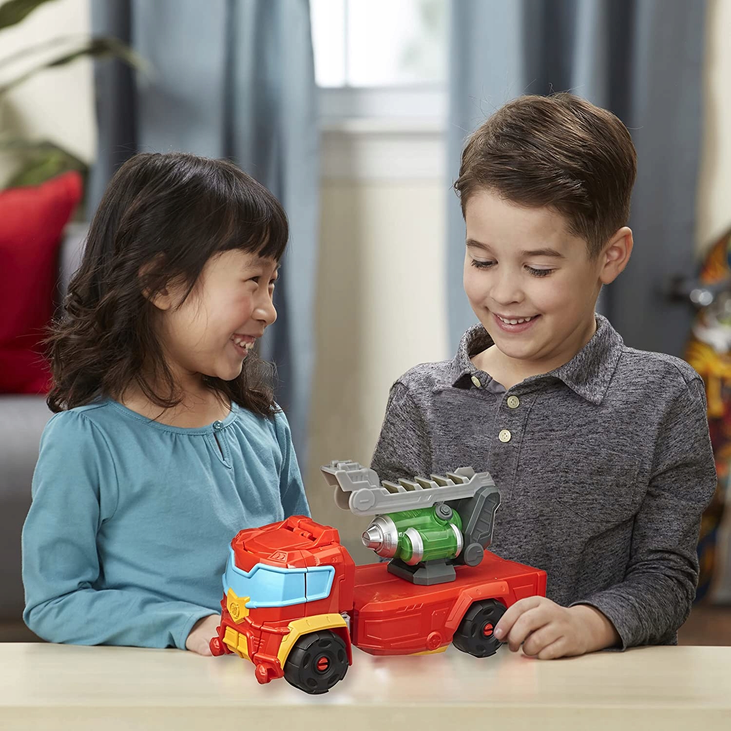 HOT SHOT 35cm DUŻY 2w1 TRANSFORMERS RESCUE BOTS Materiał plastik