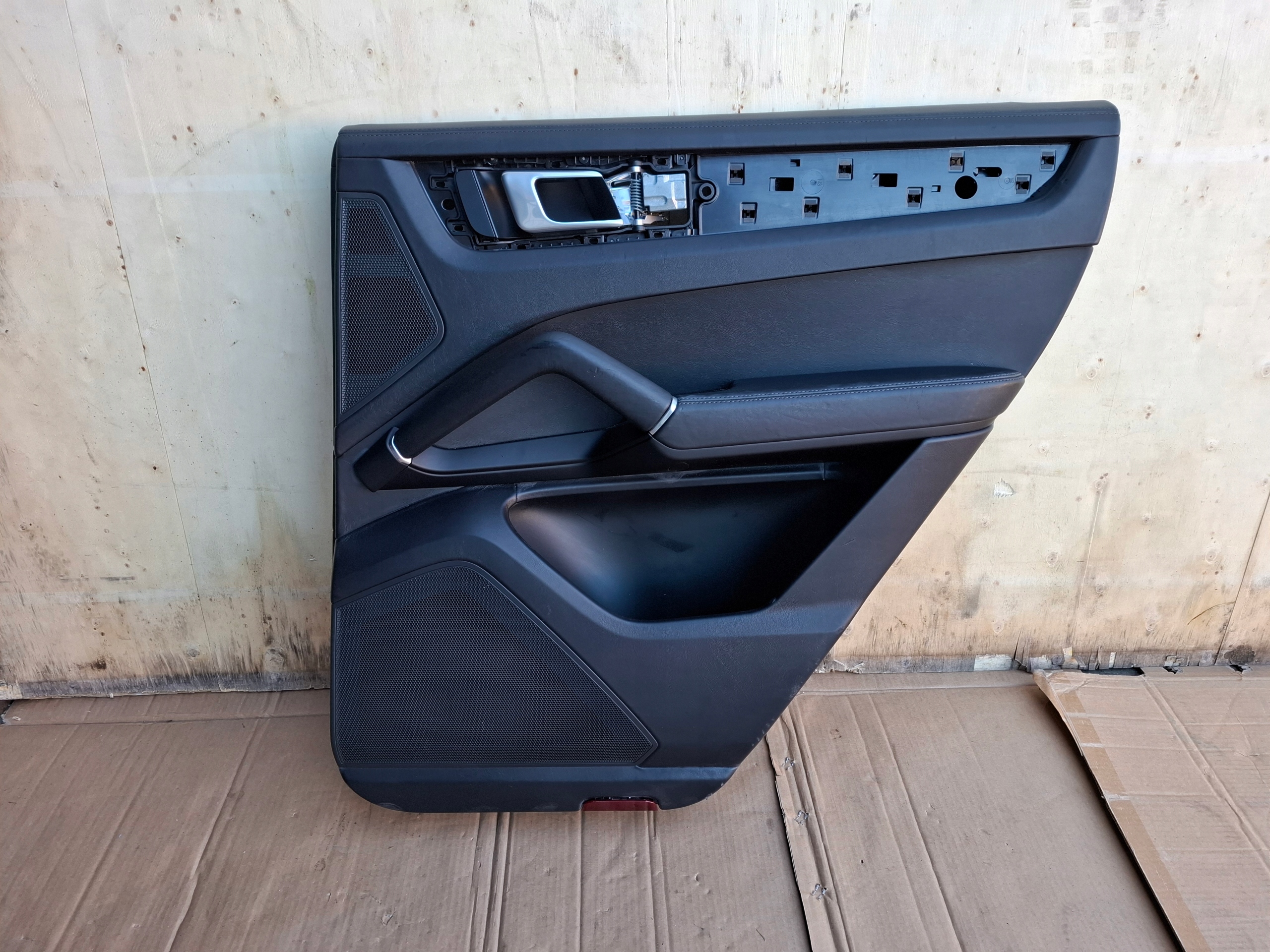 boot upholstery right rear part PORSCHE CAYENNE III 9Y0 22r