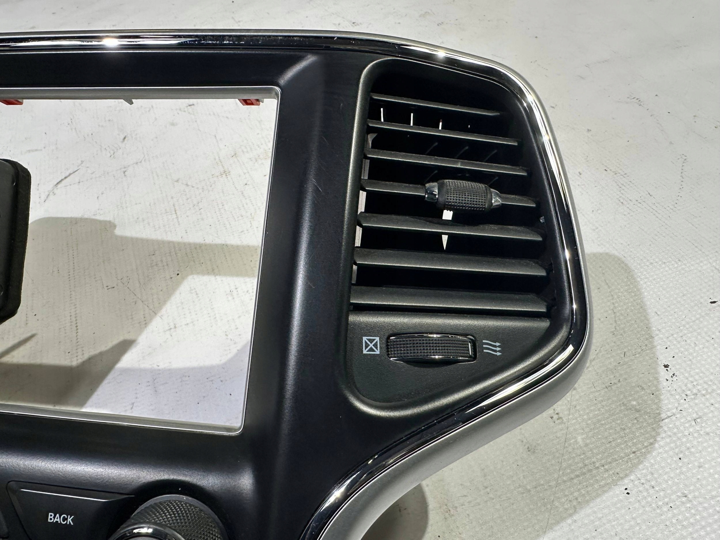 Panel module control unit air conditioning devices of the air conditioning Jeep Grand Cherokee WK2 2014+