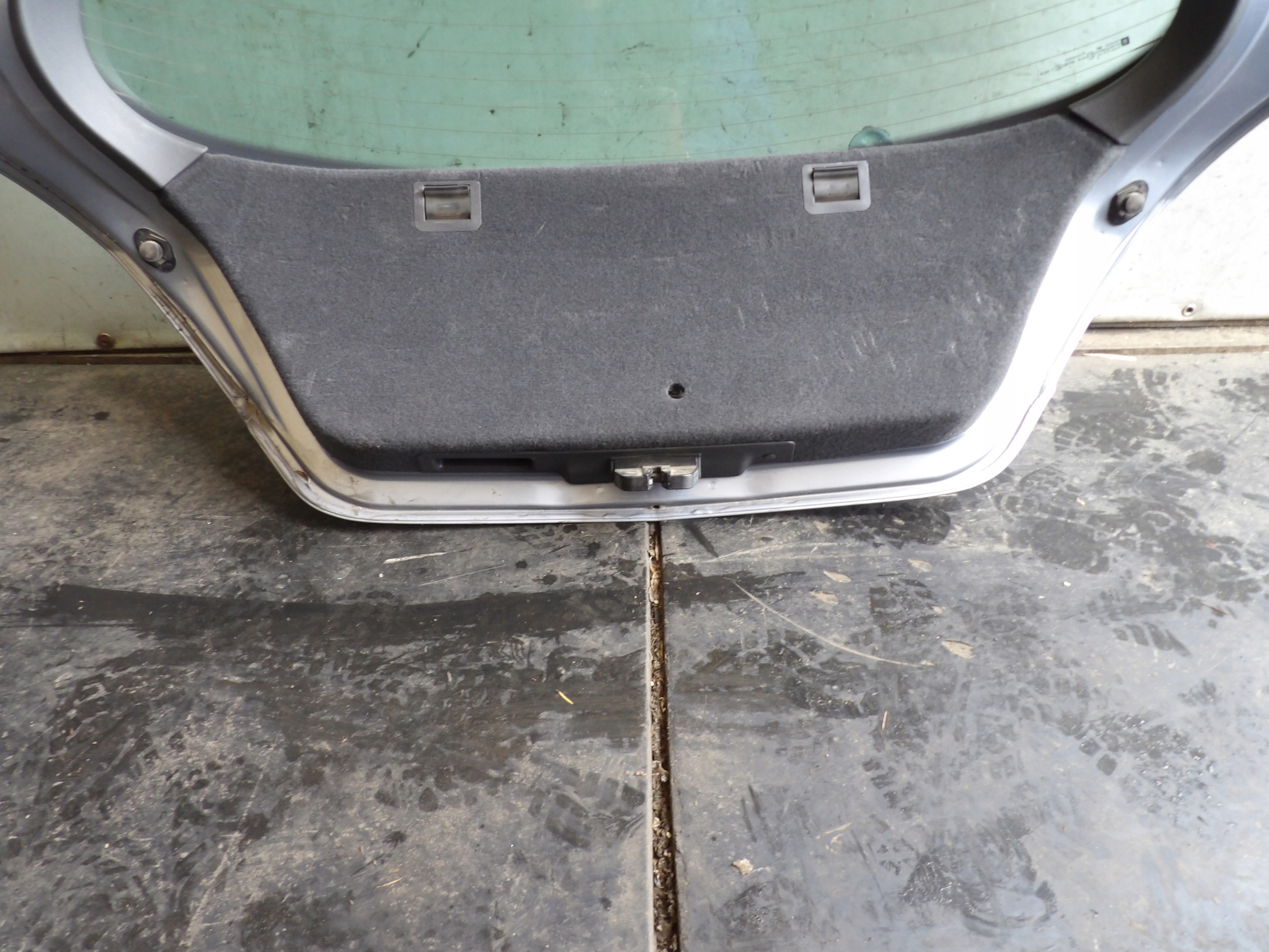Opel Astra H trunk door boot Z163