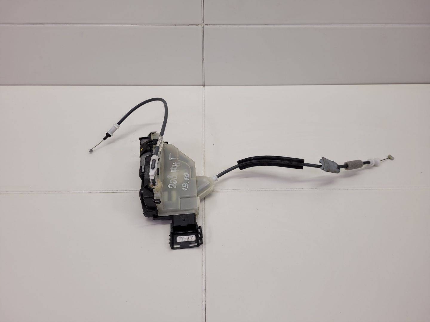 lock door rear part right side Peugeot 208 2015 16943875