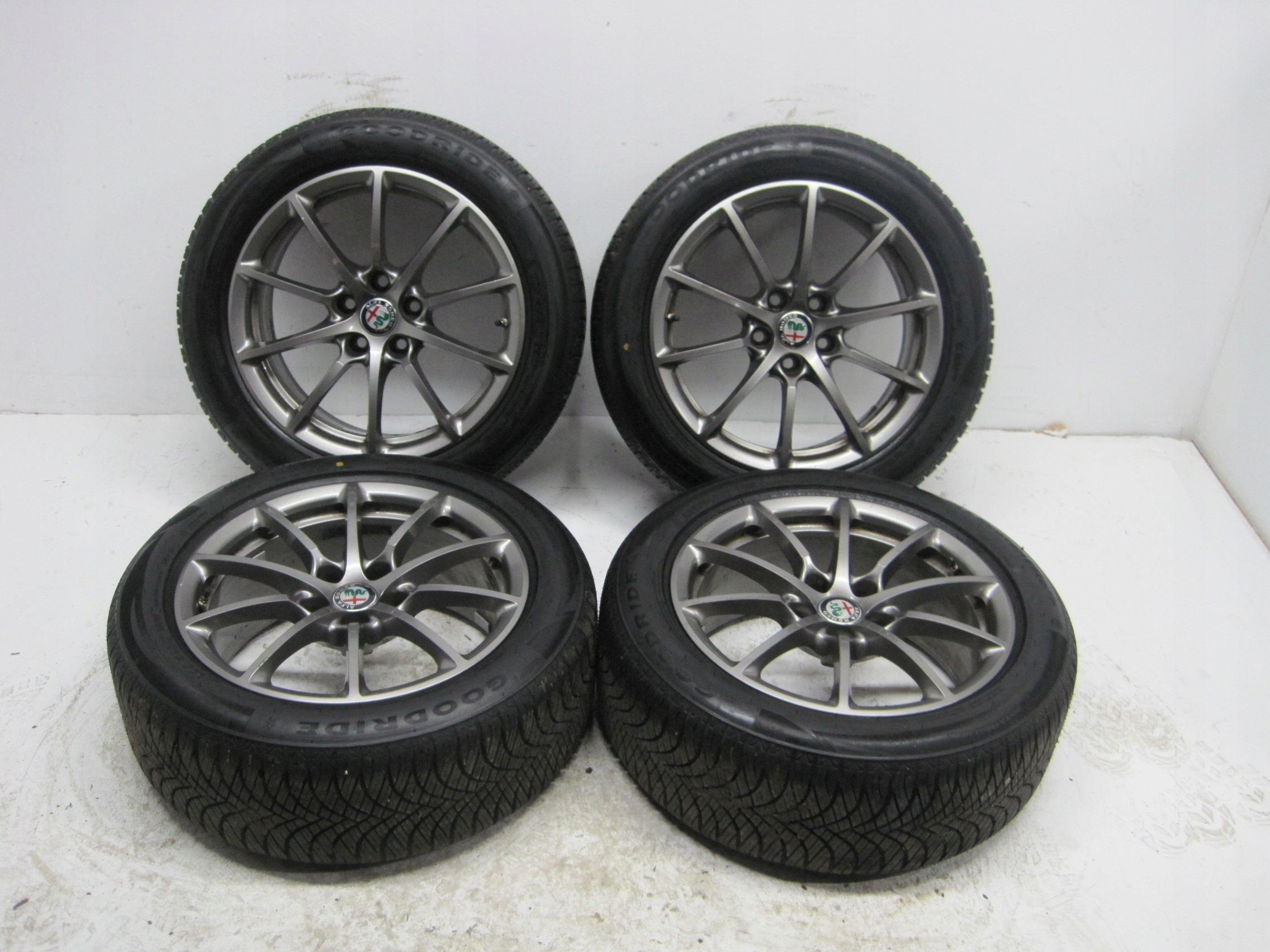 wheels discs tyres ALFA ROMEO GIULIA R17 M+S 24r