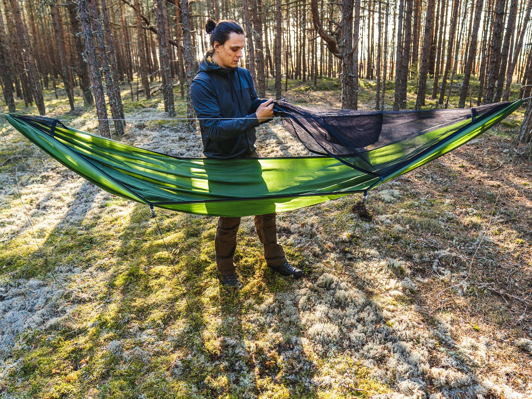 Hamak Lesovik DRAKA oliwkowy Kolor dominujący odcienie zieleni