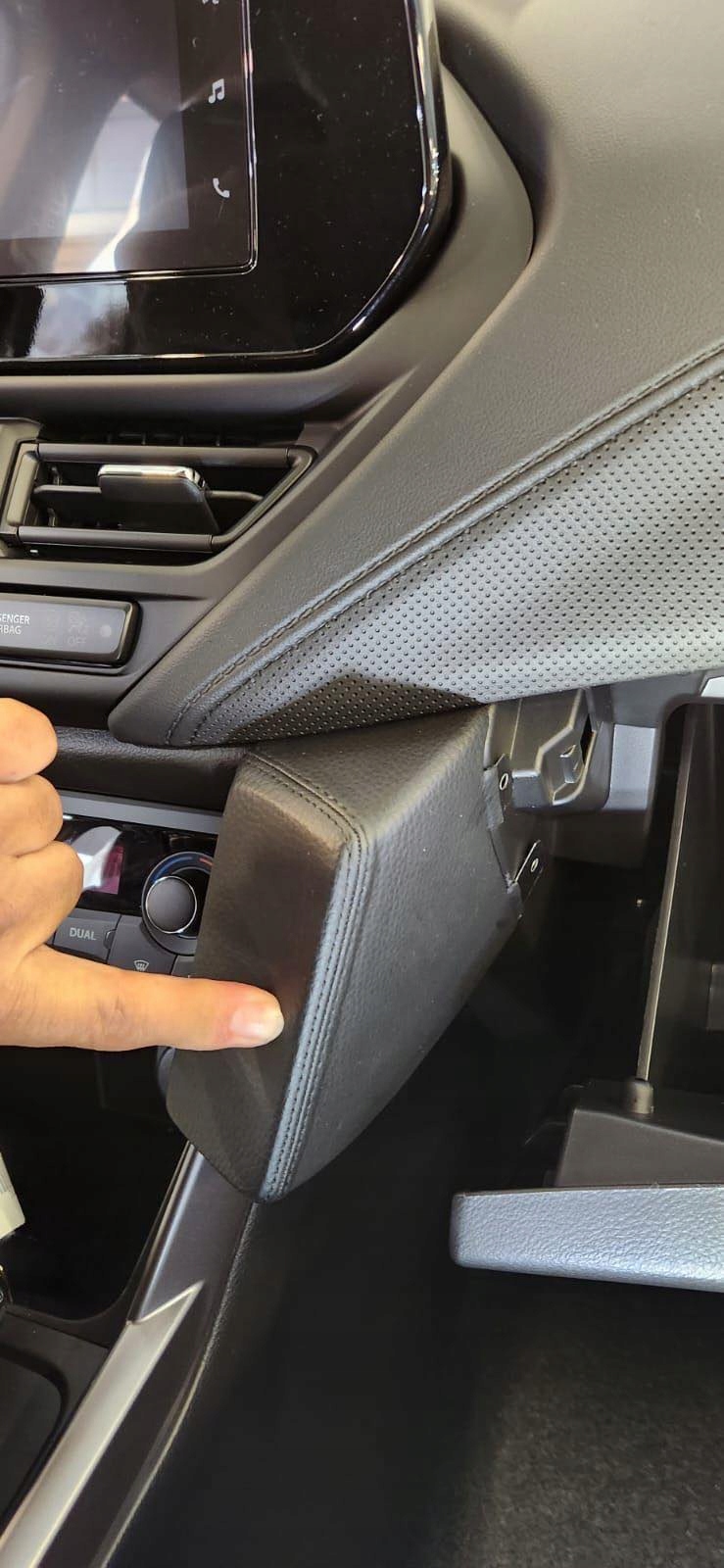 Držák na telefon Kuda Suzuki SX4 s-cross od roku 2022