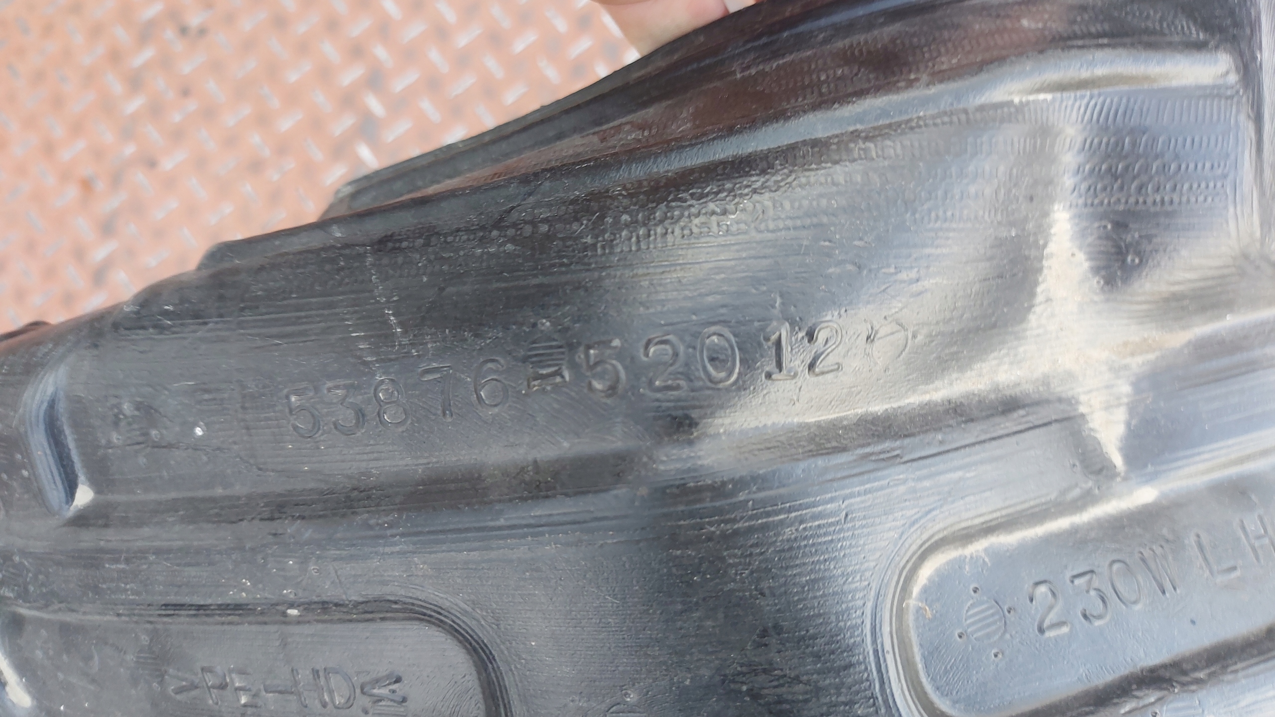 mudguard left front TOYOTA YARIS and 99-06