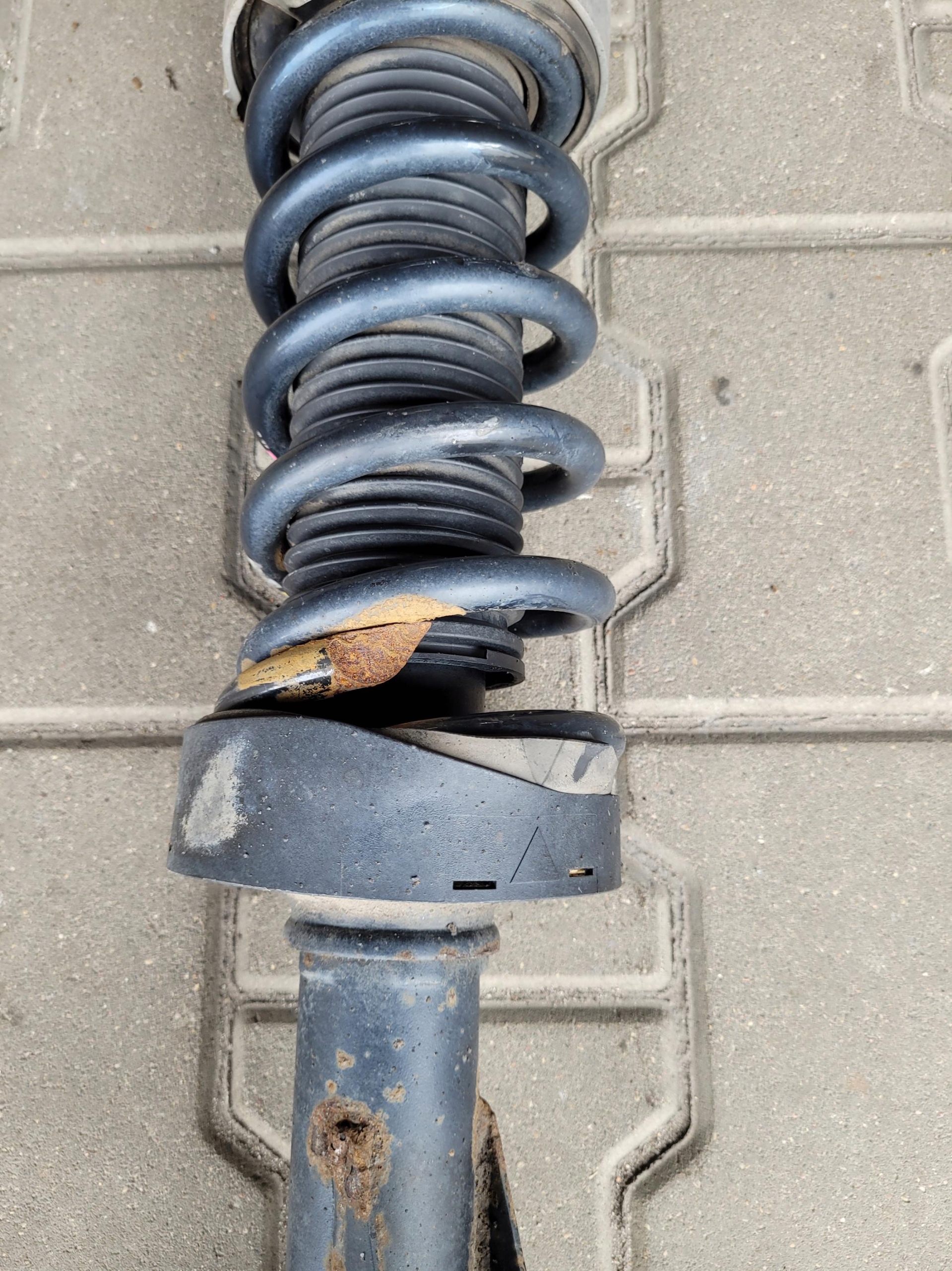 shock absorber front front left VW TOUAREG II 2 7P 3.0 TDI