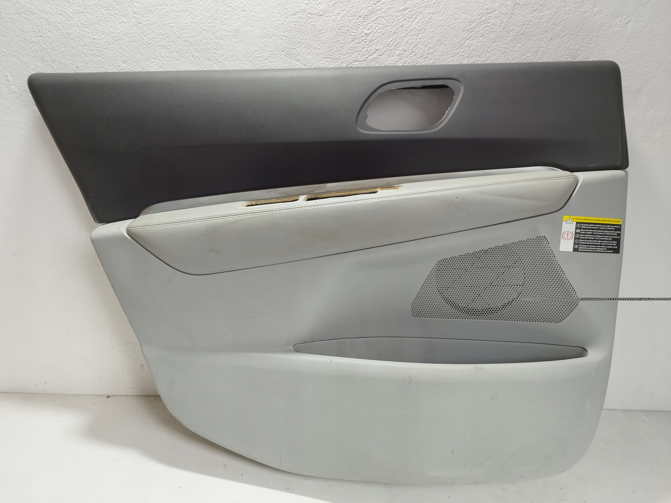 PEUGEOT 5008 TAPICERKA BOCZEK DRZWI LEWY PRZÓD