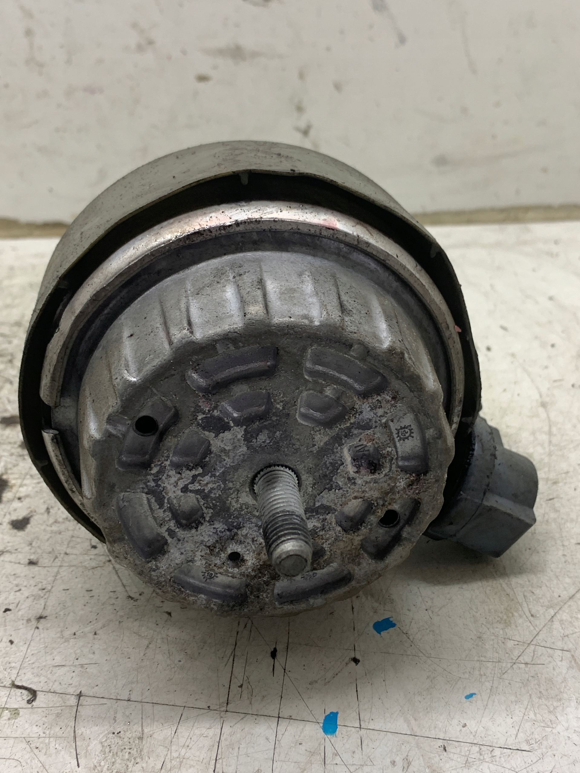 engine mount left AUDI A6 C6 LIFT (2004-2011) 2.0 TDI