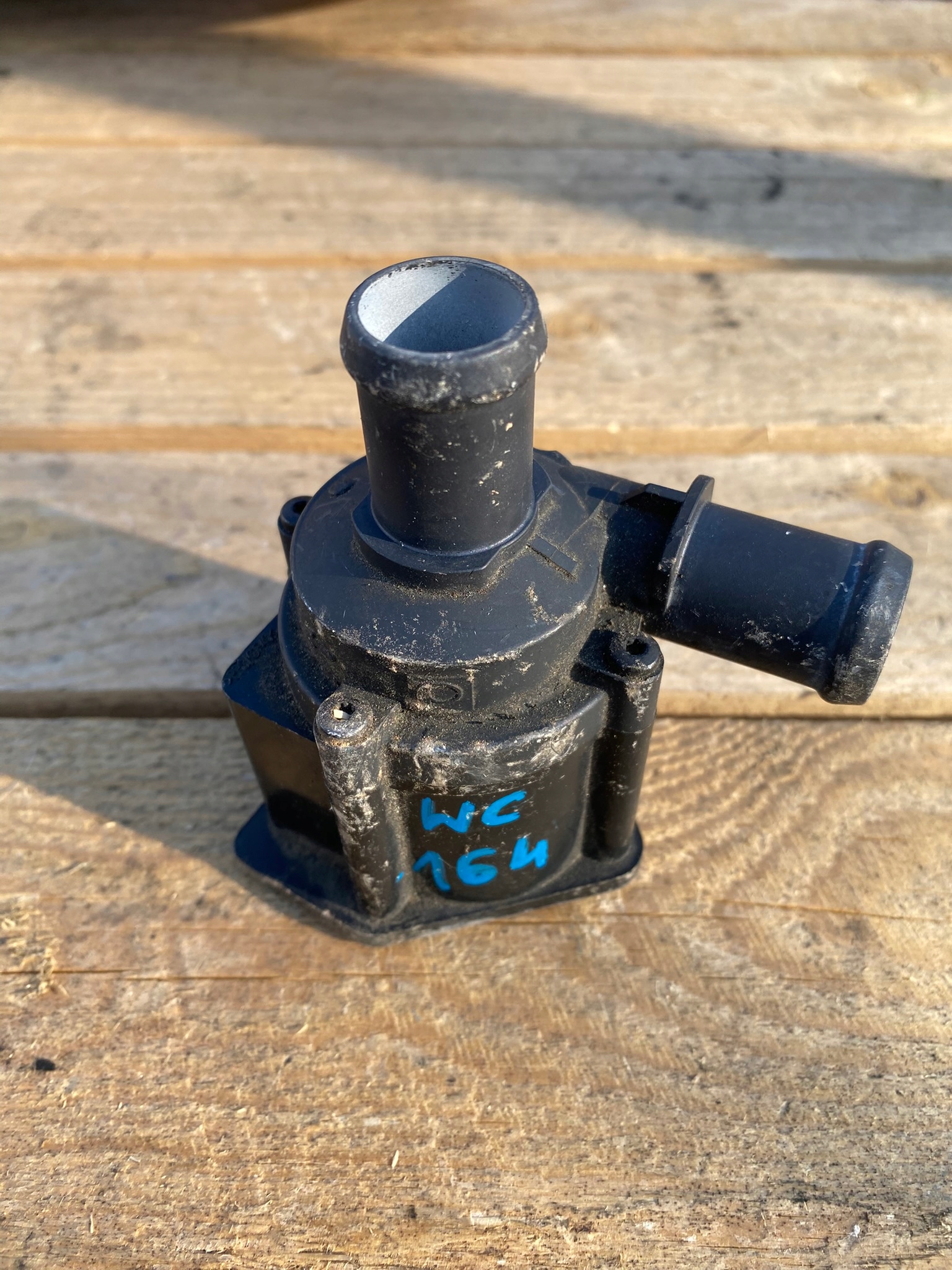 water pump A4 B8 A5 LIFT 8K0819147A
