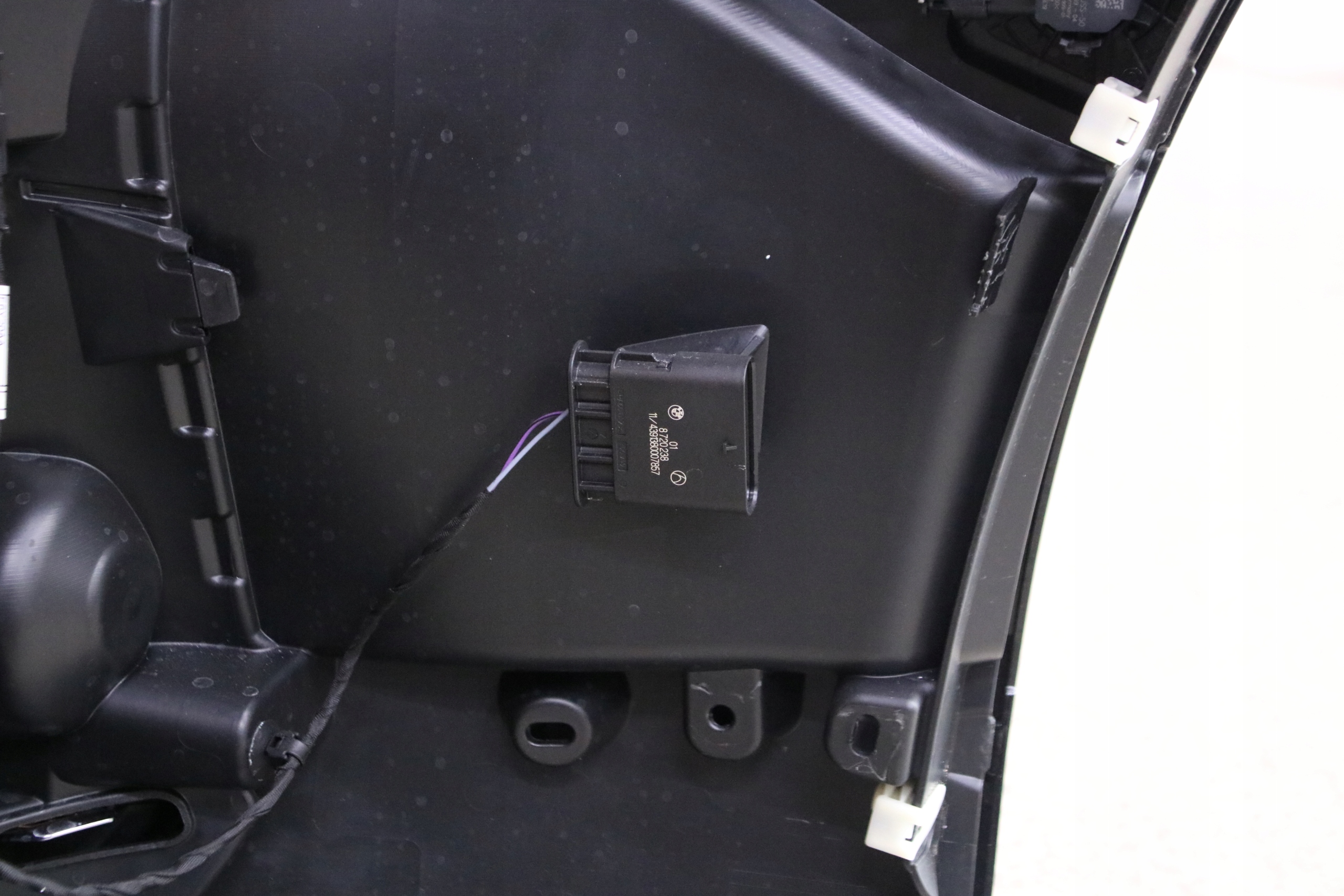BMW 7 G70 i7 bumper front front colour 475