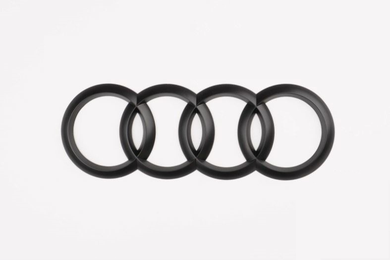 

Audi Emblema Znaczek Tył Klapa A3 4 6 8 Q3 5 18x6