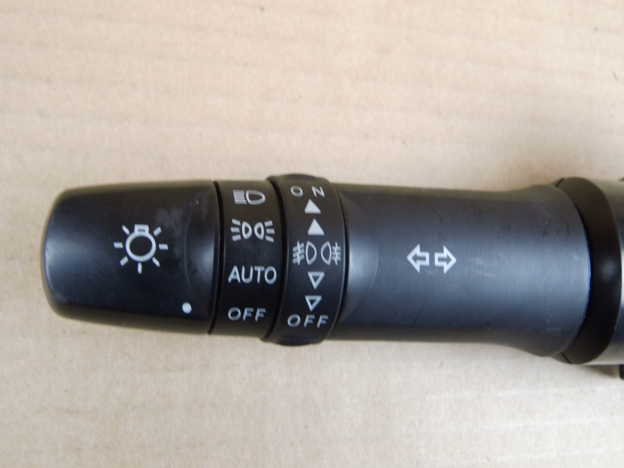 Mitsubishi Outlander III manetka switch switch of the lights indicator