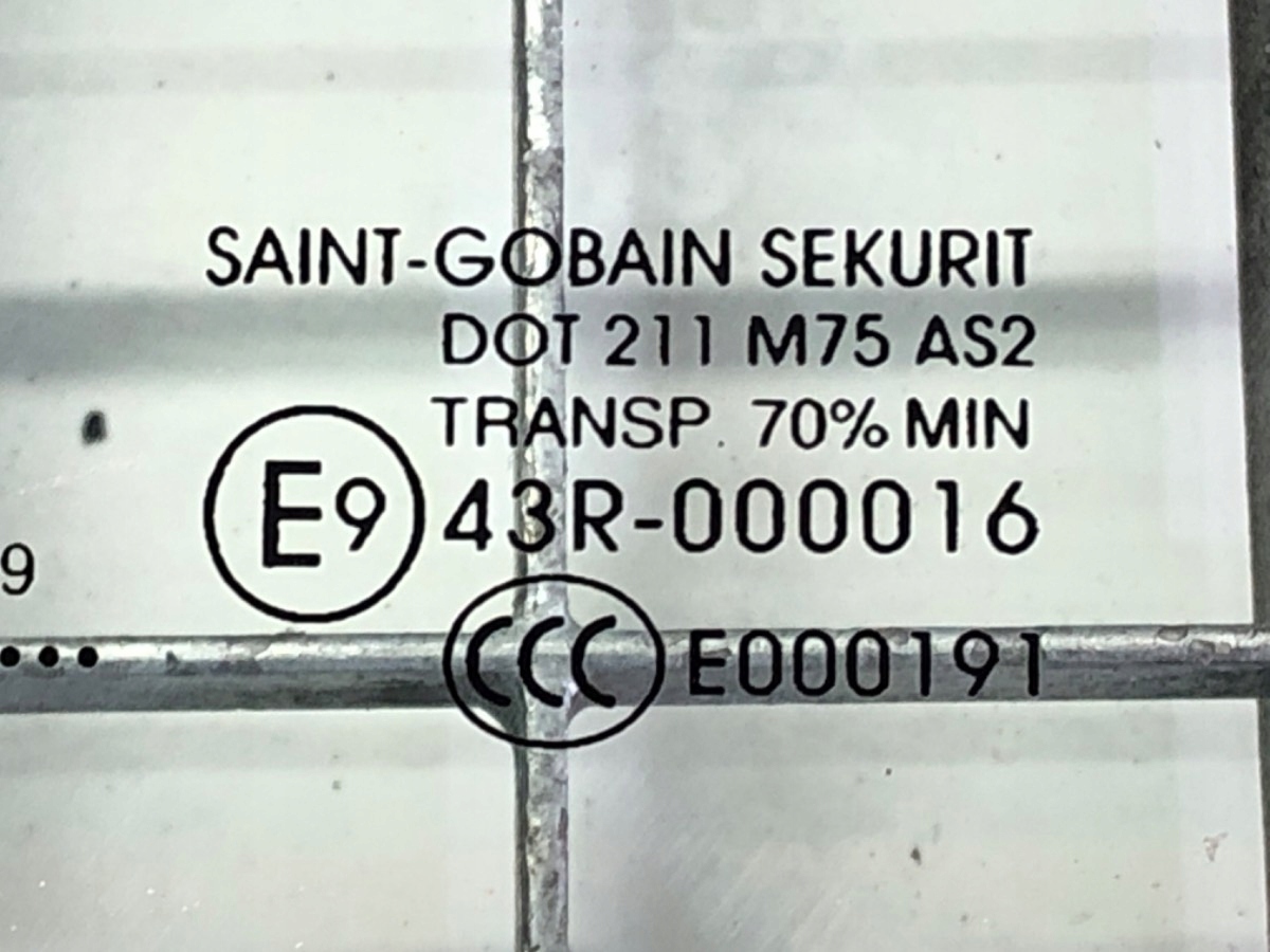 SZYBA LEWY PRZÓD CITROEN C4 III Hatchback Producent części OEM