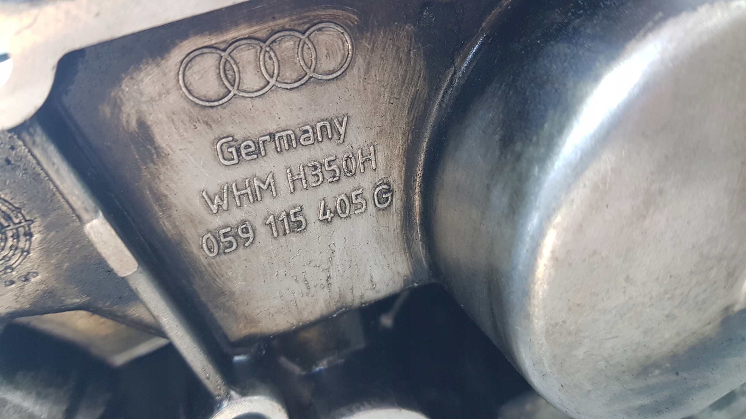 AUDI A4 B6 2.5 TDI Porta FILTRU olio 059115405g