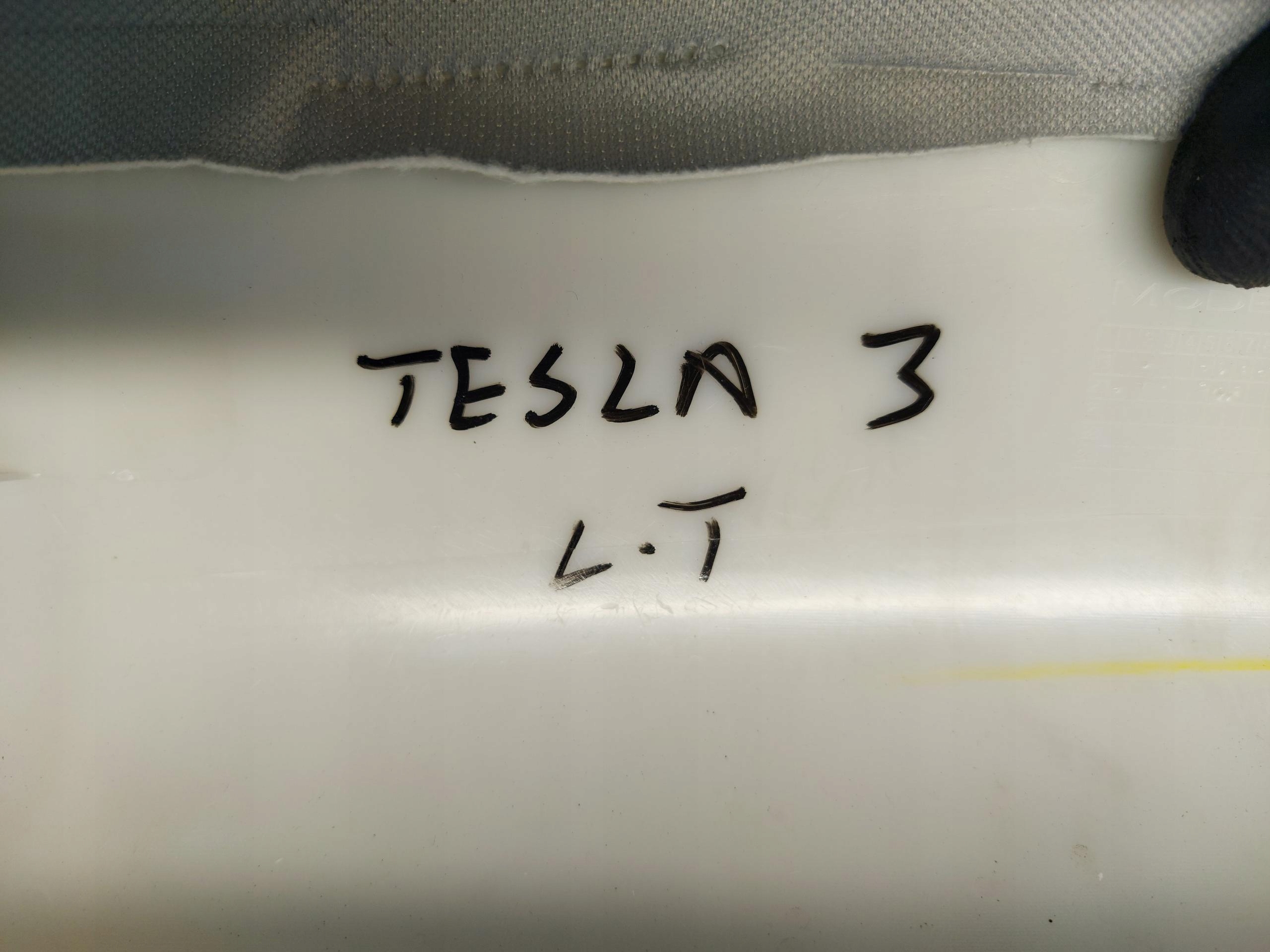 TESLA MODEL 3 fedél slupka bal far hátso
