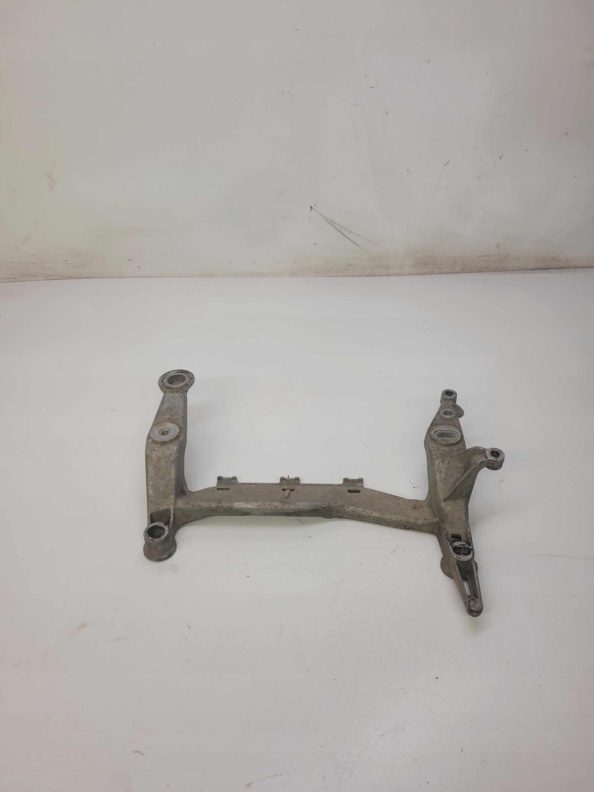 holder KOMPRESORA springing AUDI Q7 7L0616879