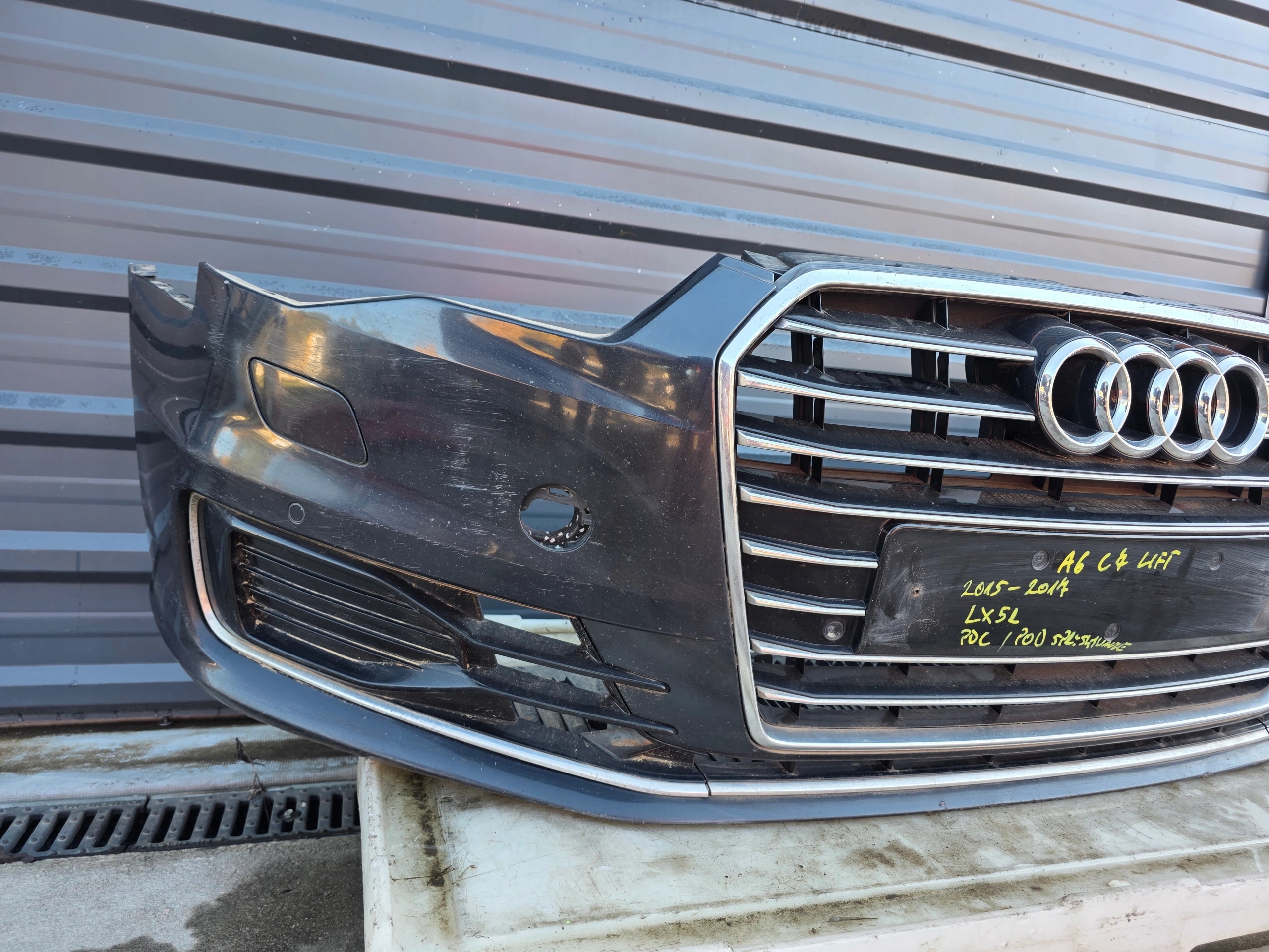 bumper front complete AUDI A6 C7 LIFT washers 4 X PDC LX5R original !!!