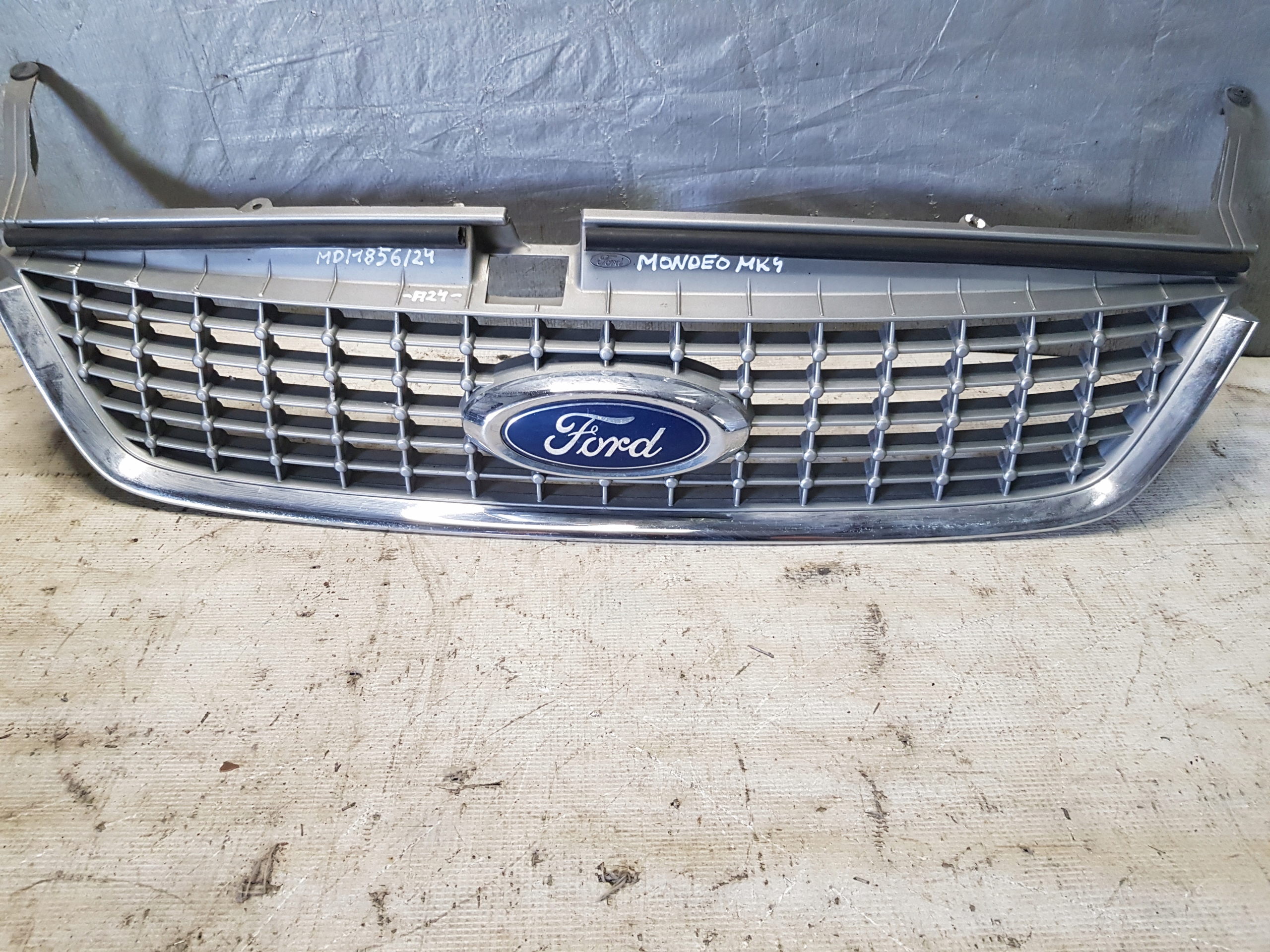 Grille FORD MONDEO MK4 7S71-8200-D