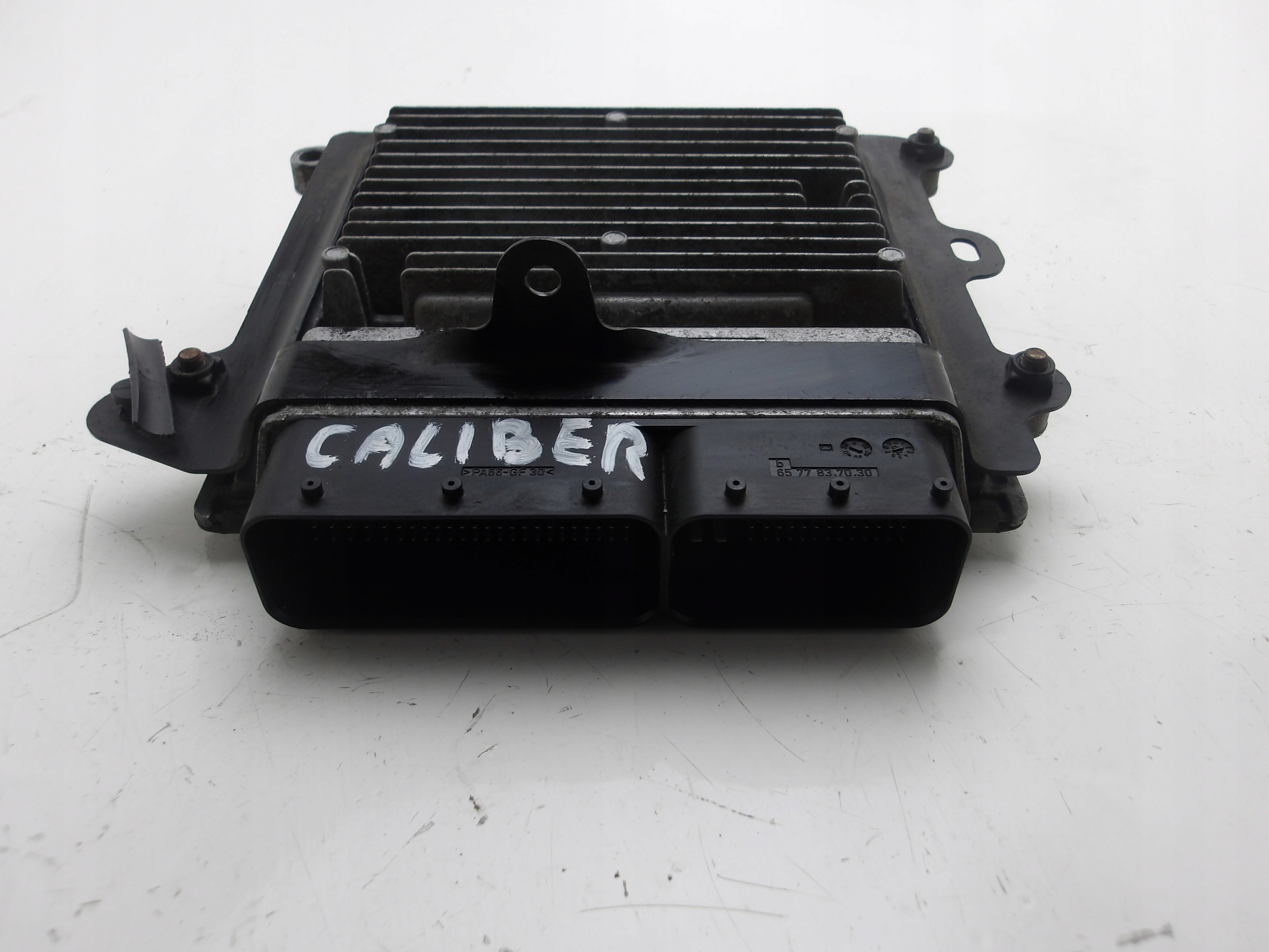 DODGE CALIBER 06-11 2.4 B computer control unit of the engine P68000130AB OE