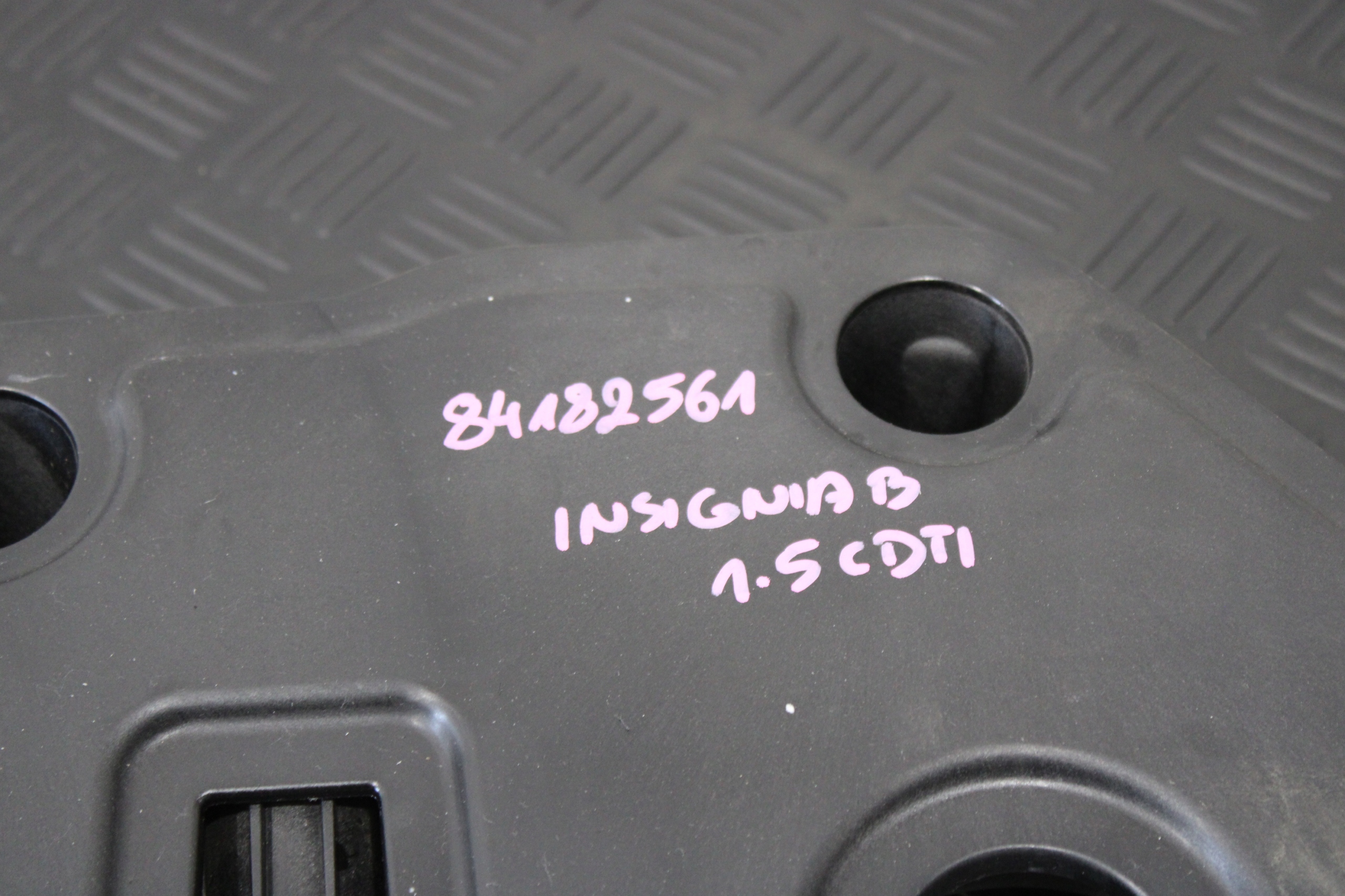 REZONATOR OPEL INSIGNIA B LIFT 84182561