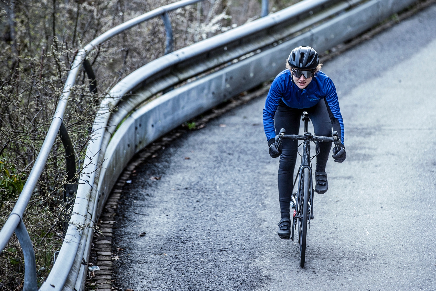 Rogelli BARRIER - damska kurtka rowerowa softshell Kolor niebieski