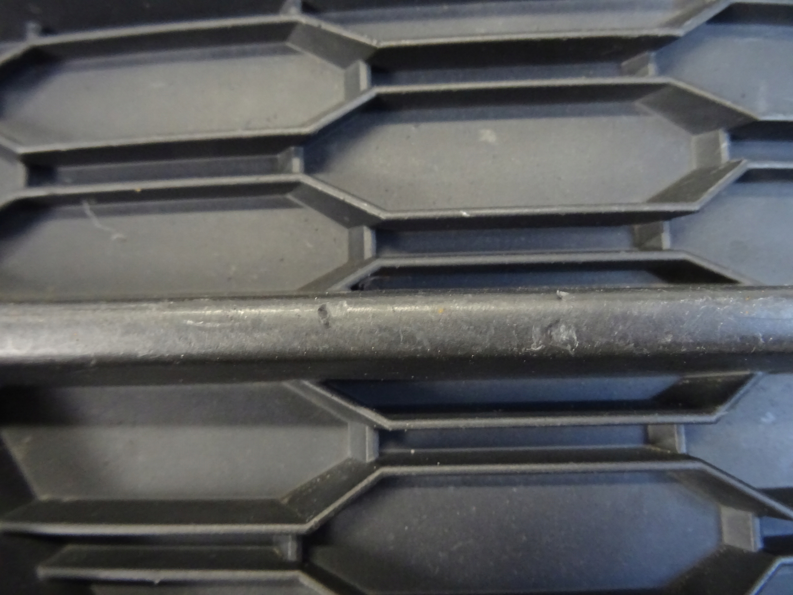 grid of a bumper front front left SKODA OCTAVIA III LIFT 5E0807681F