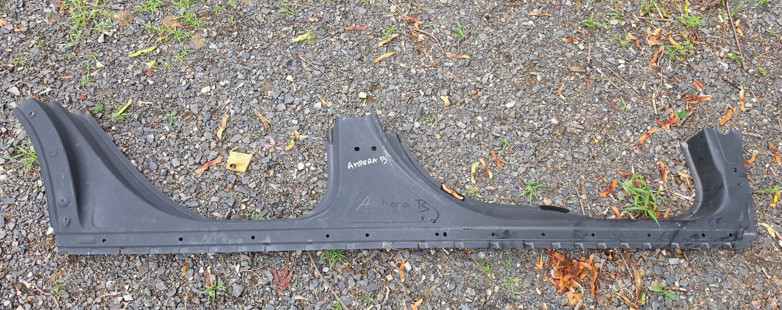 Opel Ampera-e chevrolet bolt threshold right