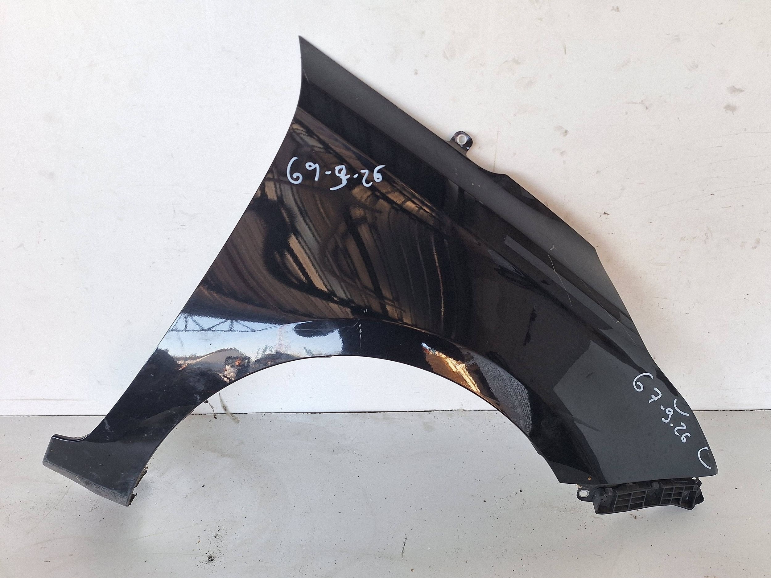 KIA CARENS IV 14-19 parafango Destra
