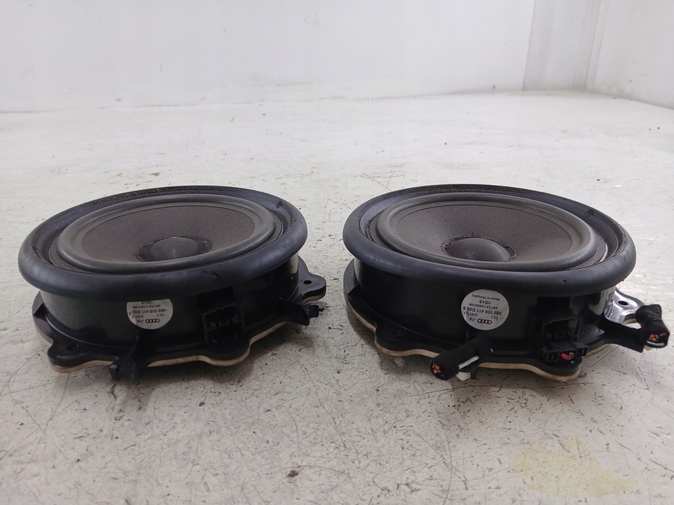 AUDI A8 D3 speaker door rear part 4E0035411D