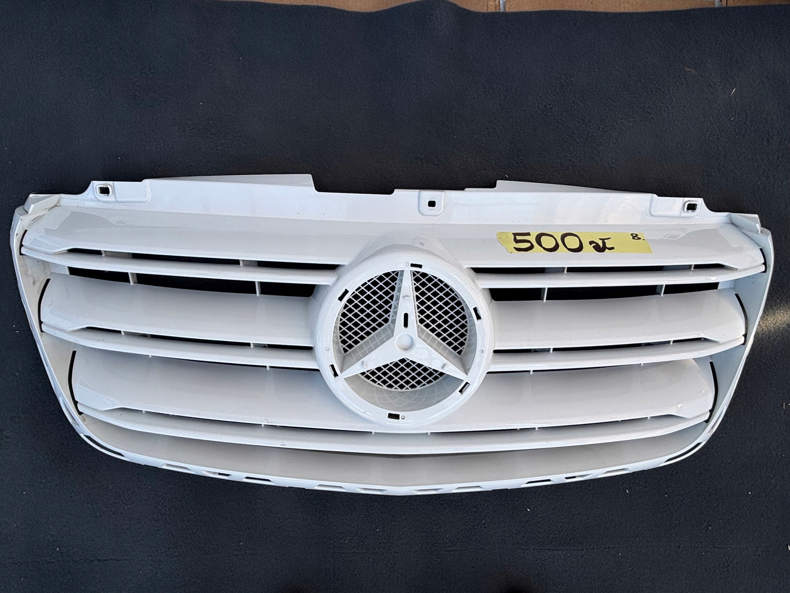 MERCEDES SPRINTER 907 910 16- grille plastic grill Biala lakier original