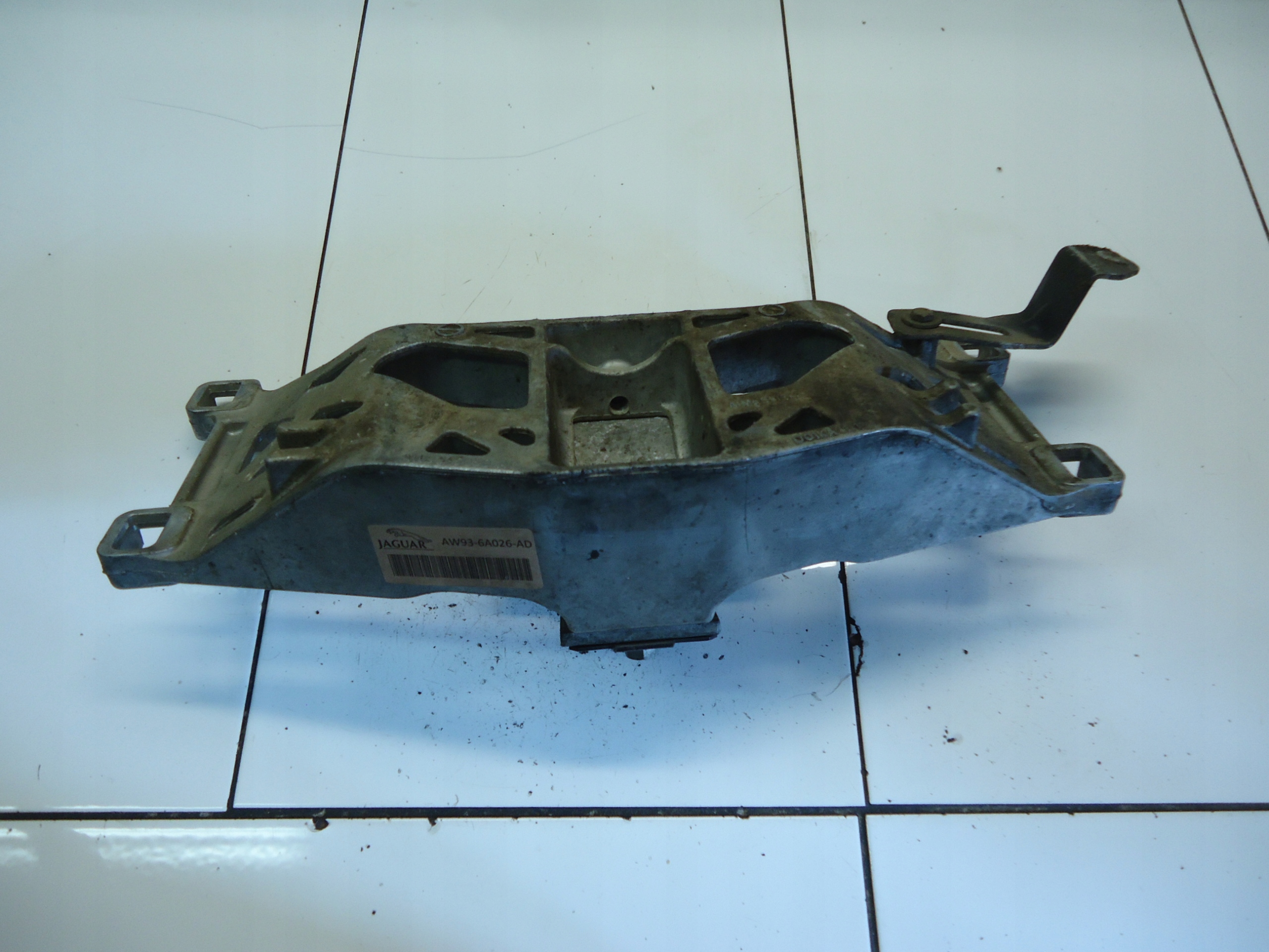 JAGUAR XJ holder gearbox mount AW93-6A026-AD