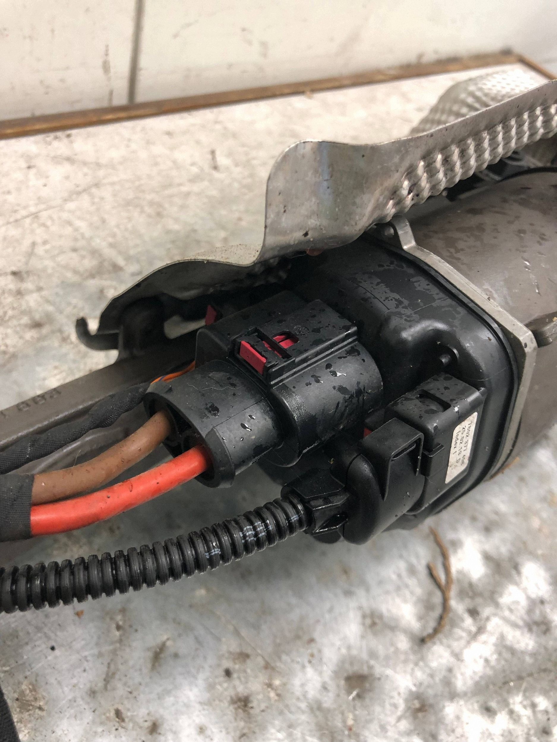 servo control VW GOLF VII LIFT HB 1.5 TGI 5Q1423051BC