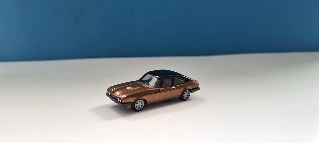 Herpa 430807 Ford Capri II Vinyldach brown metalli
