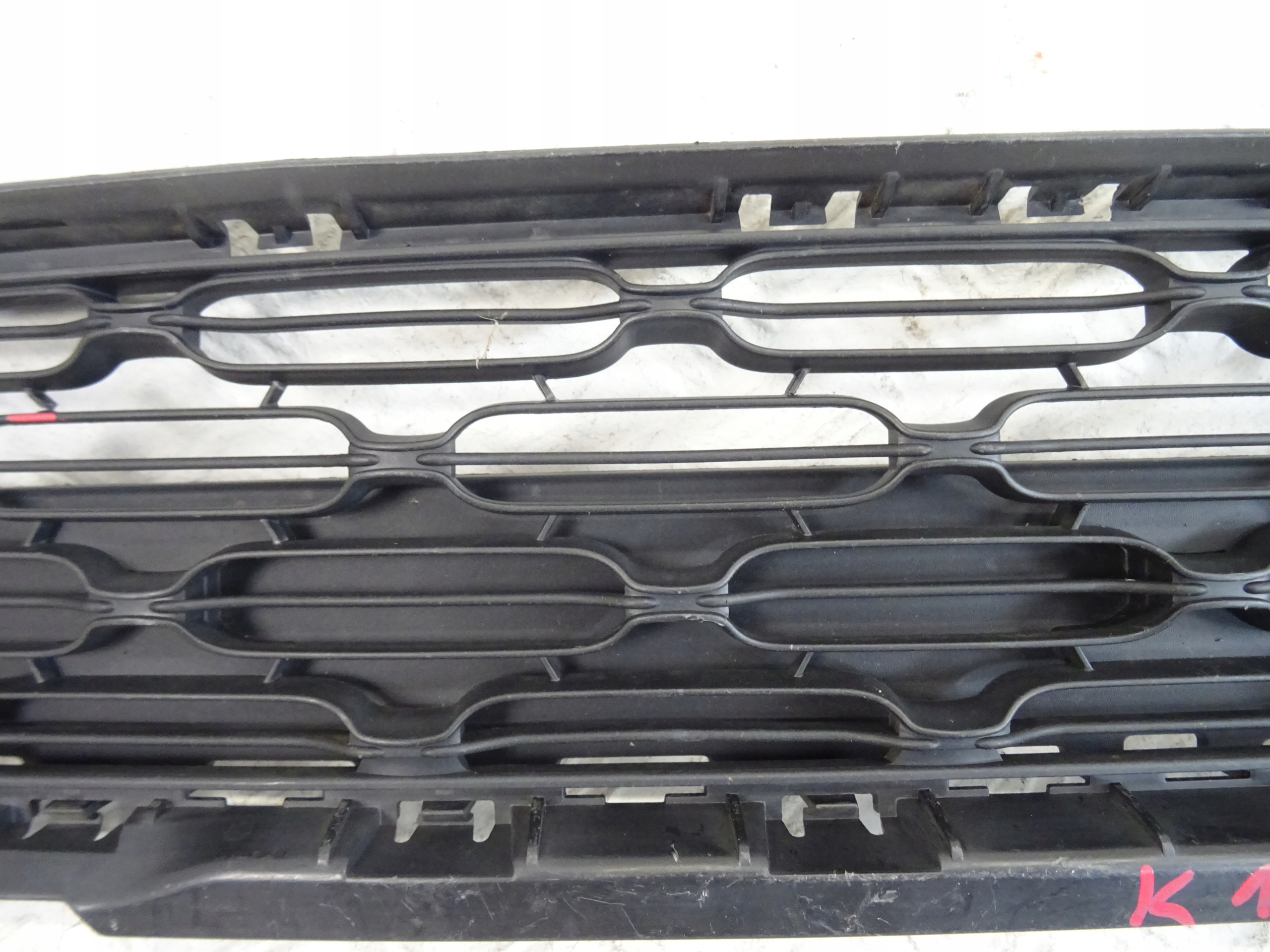 grid of a bumper front front central CITROEN C3 III 9812062277