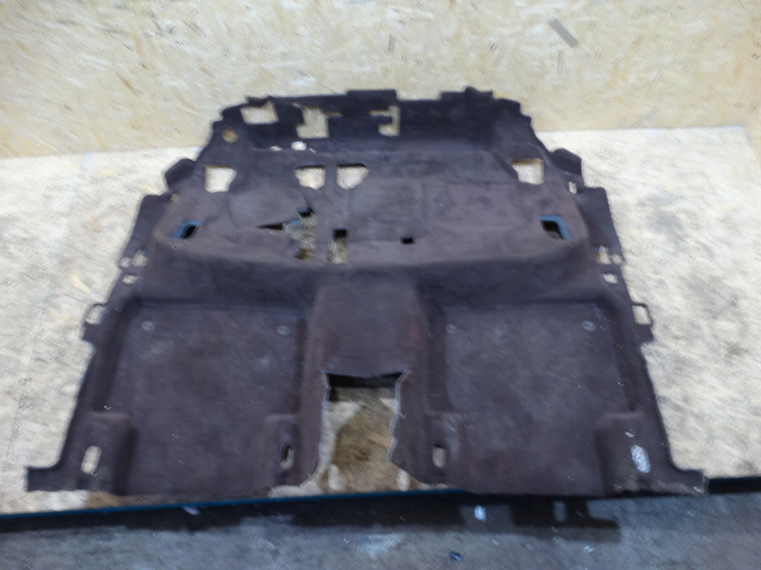 carpet rear PORSCHE CAYENNE 9Y BRAZOWY 1