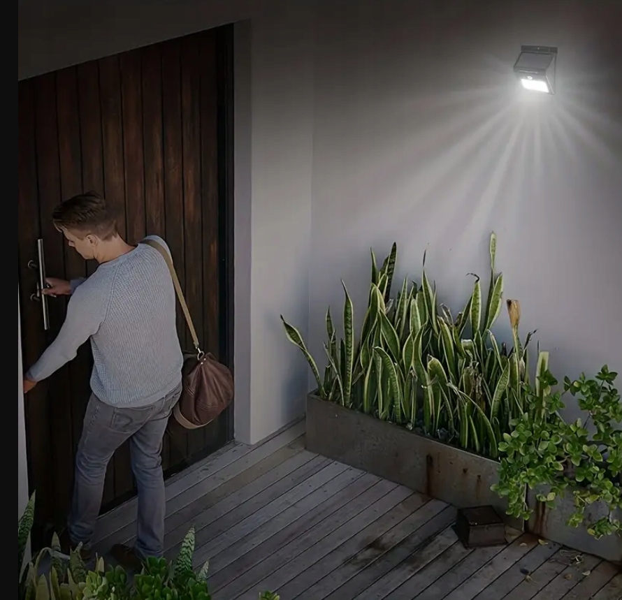 LAMPA HALOGEN SOLARNA LED Z CZUJNIKIEM RUCHU I ZMIERZCHU ZEWNĘTRZNA Jasność 1000 lm