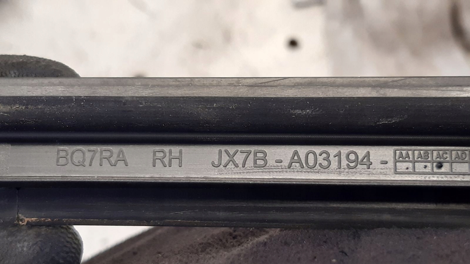 moulding windows czolowej right Ford Focus MK4 1,0 ECOBOOST