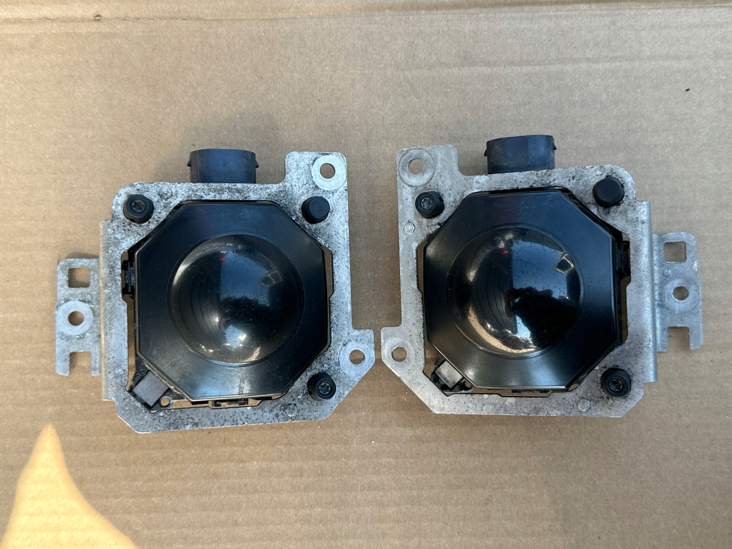 Radary ACC Audi A4 B9 8W0907541F / 8W0907561F