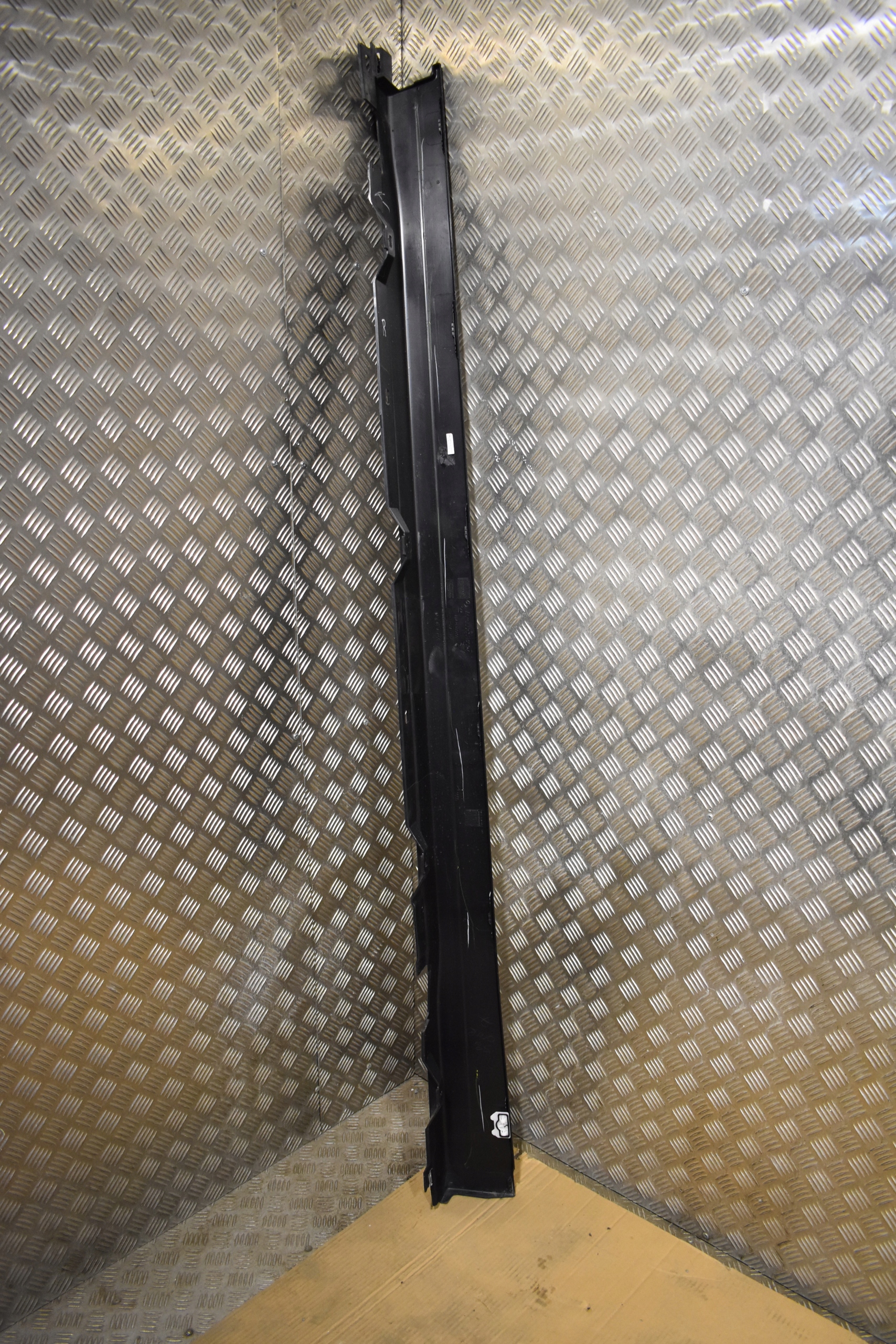IDEALNA moulding threshold right MERCEDES GLB X247 AMG 1