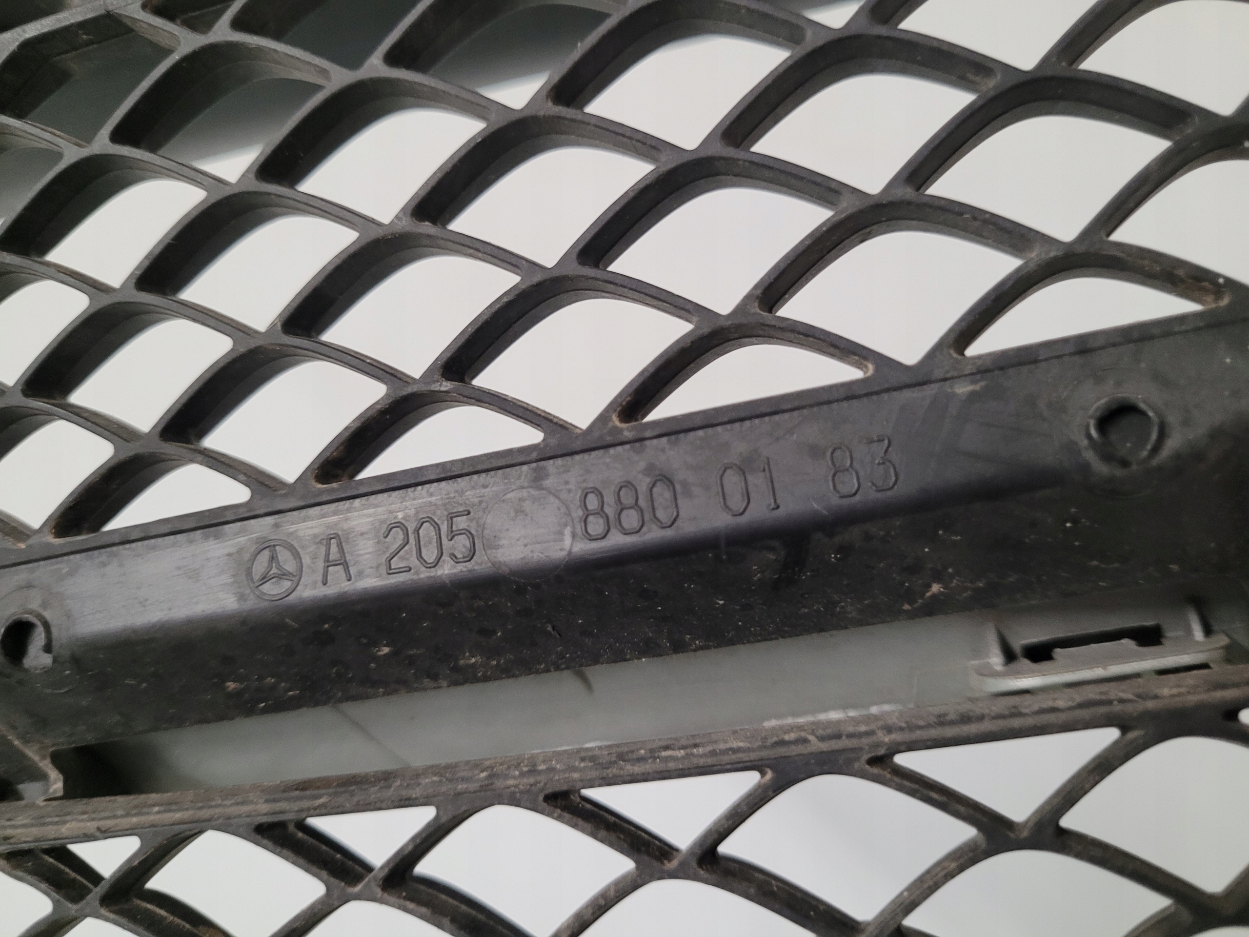 Mercedes-Benz C-Klasse W205 Kühlergrill FRONTGRILL Kühlergitter A2058800183 - Thumbnail 10