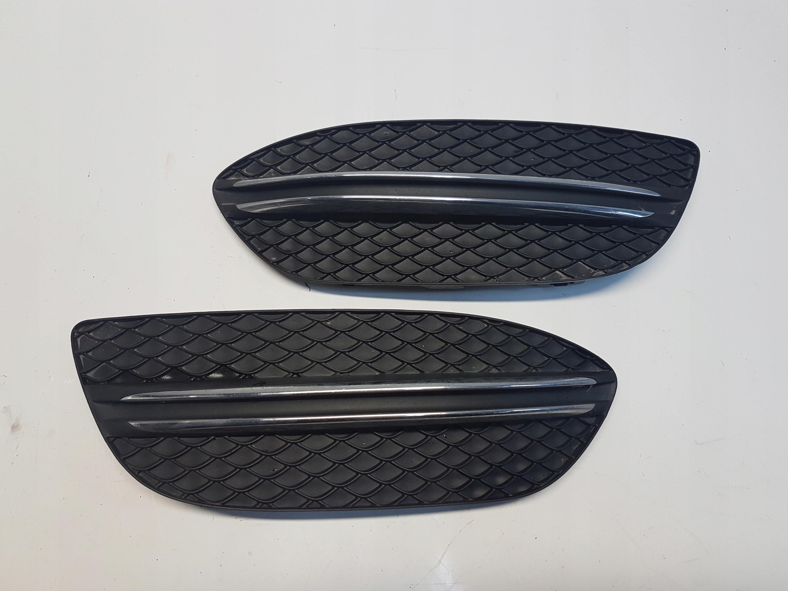 A2058851123 - MERCEDES W205 решетка бампера левая правая avangarde