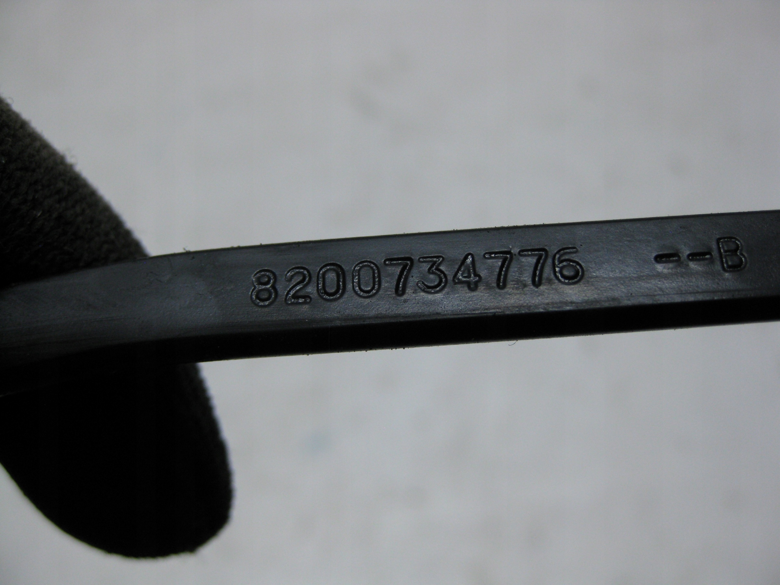 OPEL MOVANO B LIFT wiper arm left front front 8200734776