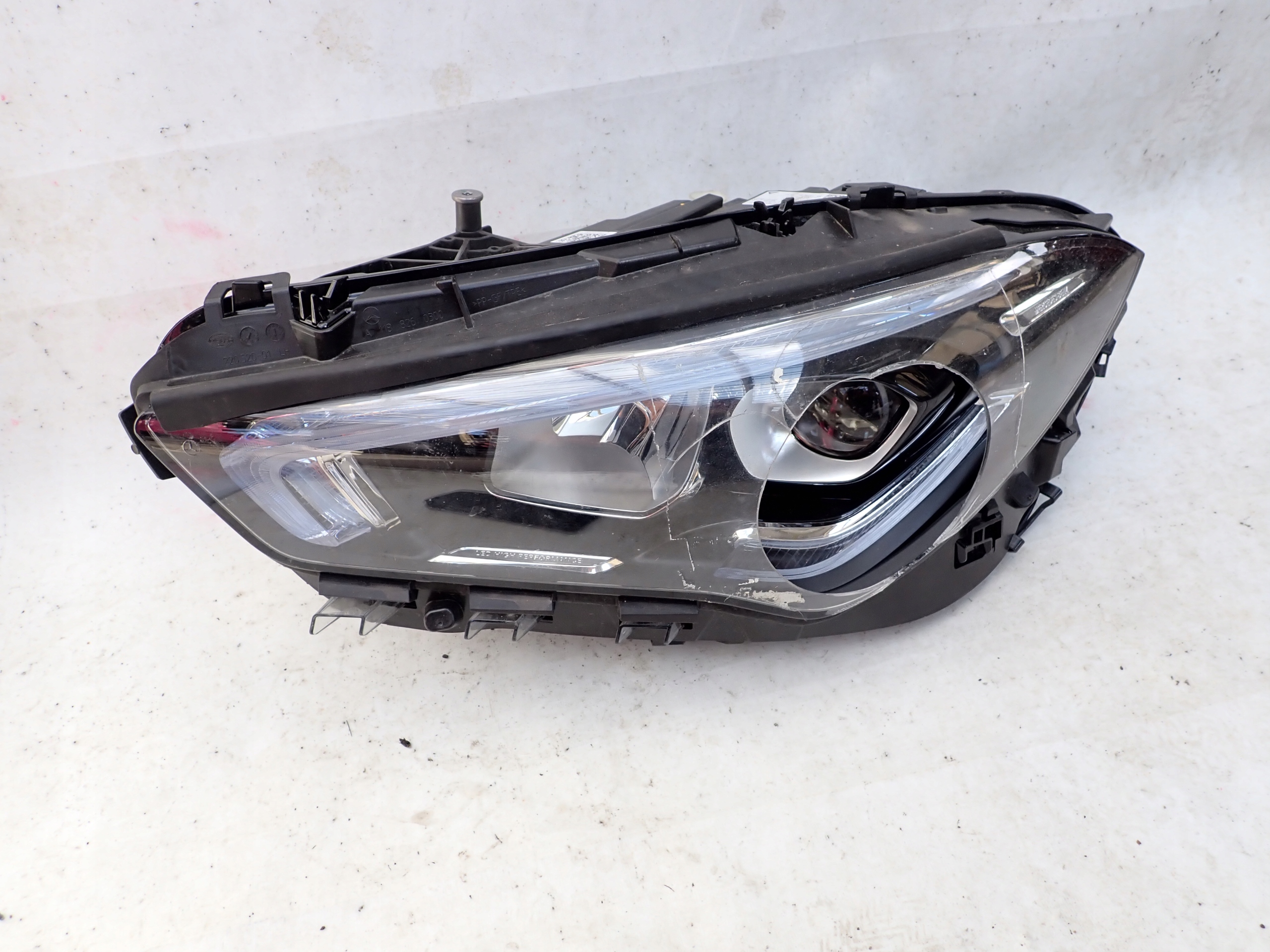 MERCEDES CLA W118 C118 19- light left front front FULL LED A1189062500