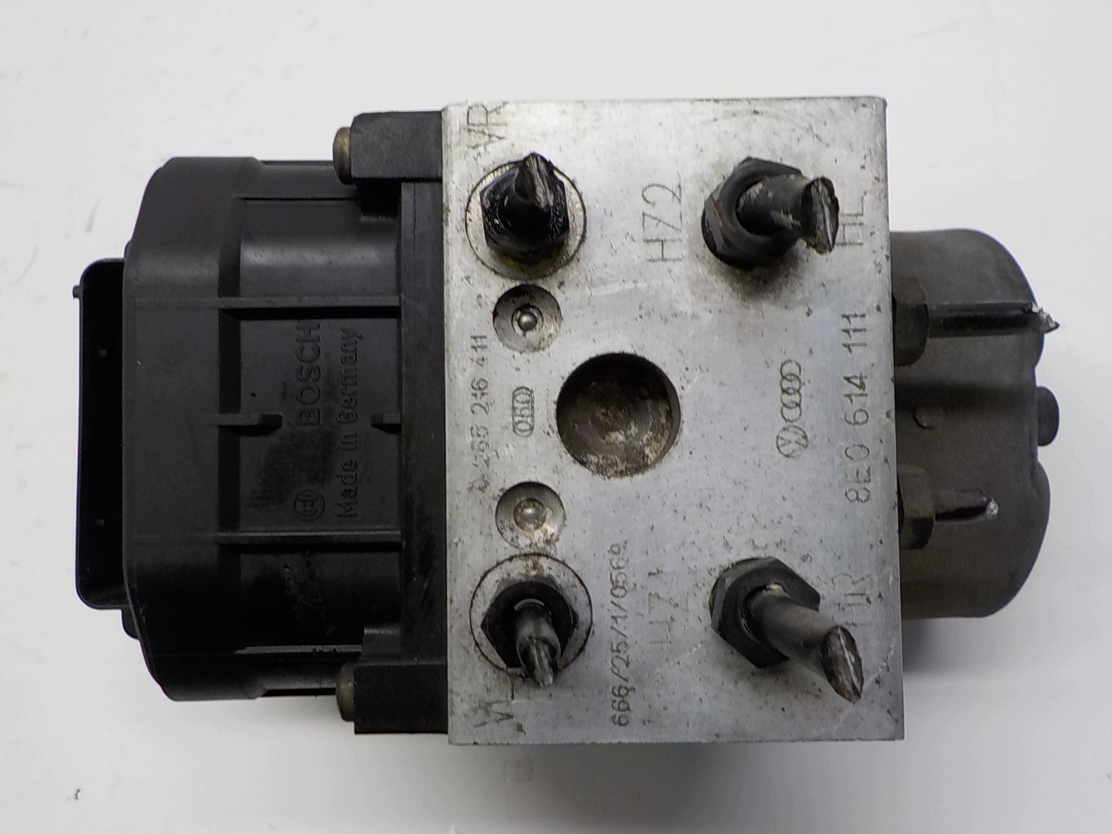 AUDI A4 B5 VW PASSAT pompa ABS 0265216411 8E0614111 0273004132