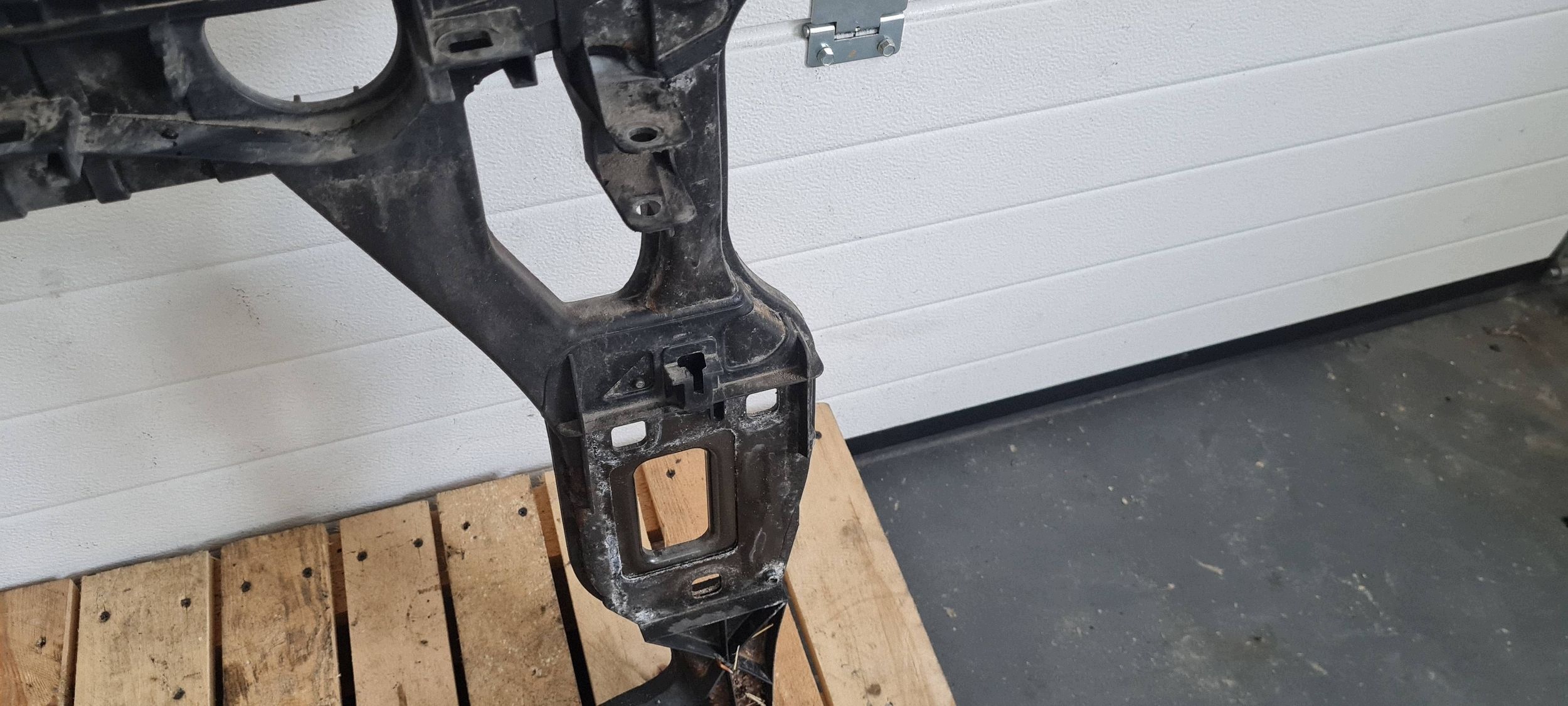 Q5 8R SQ5 LIFT support panel for radiators pillar iron ORG 8R0805594C