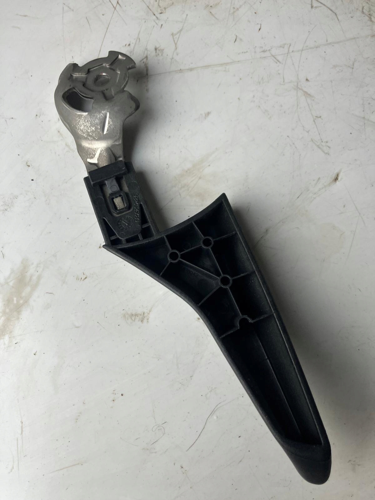 REGULACJA seat left front OPEL CORSA F 9824526480