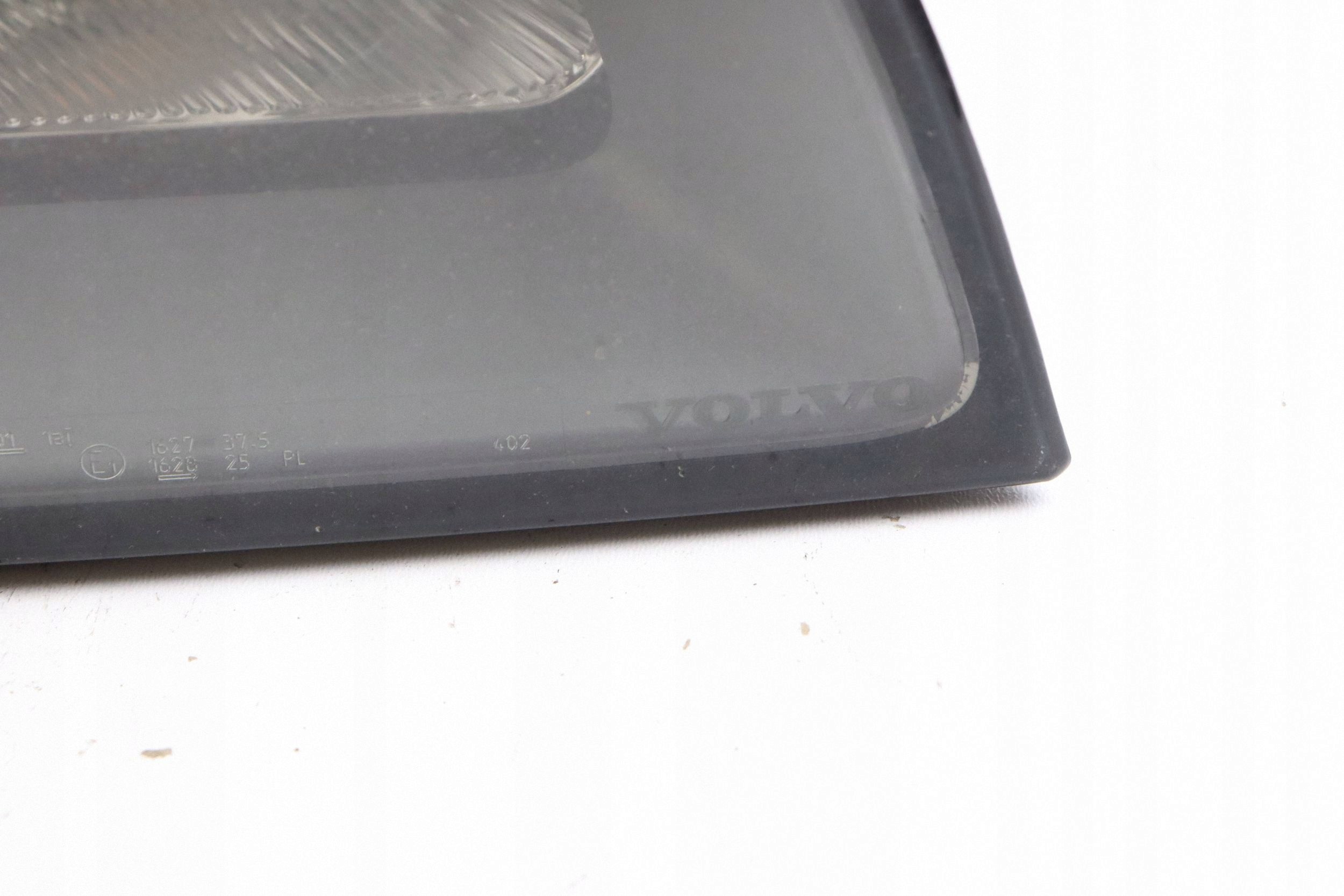 VOLVO V50 and light front right front 30698886 0301198204 EUROPA
