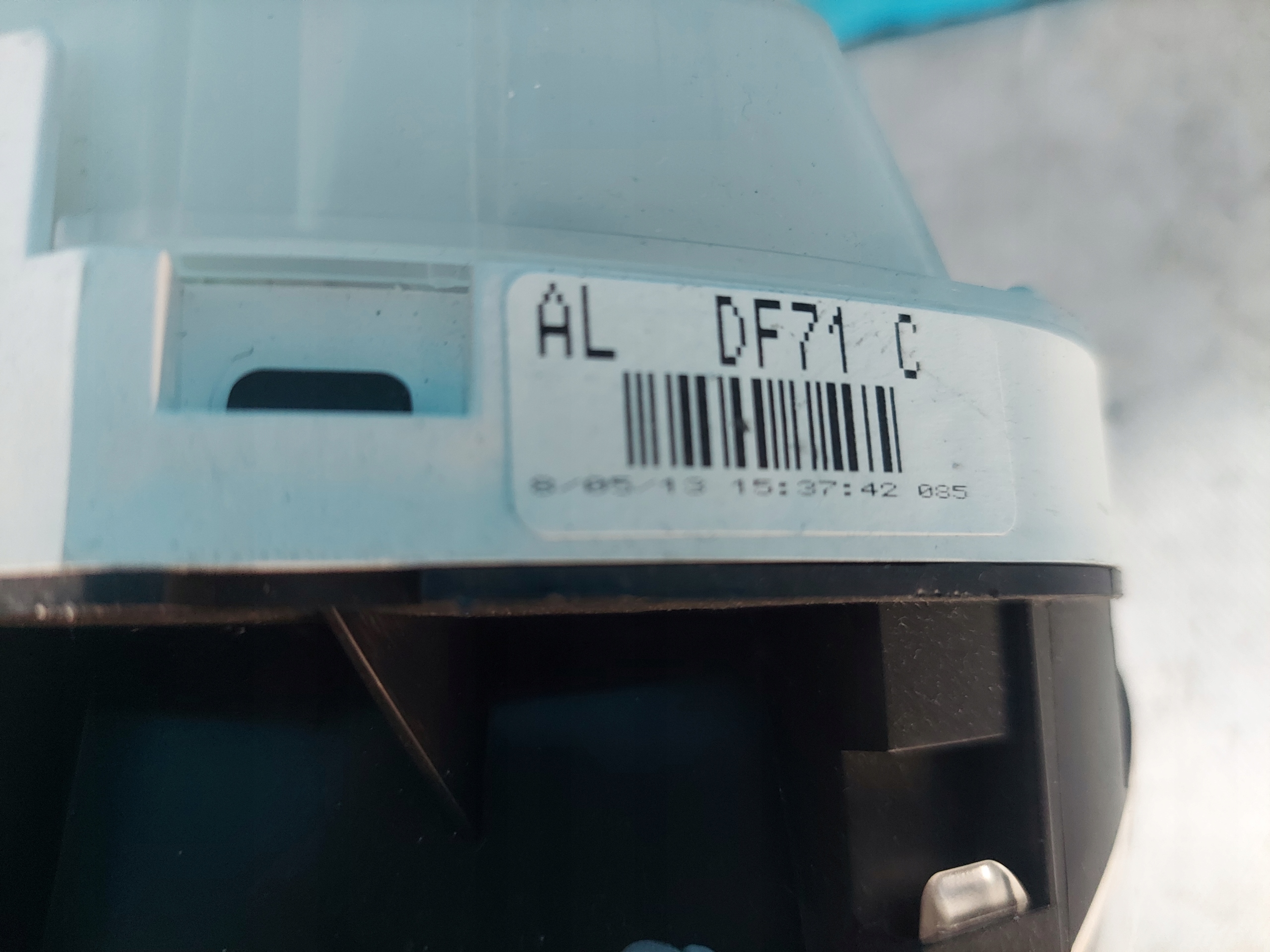 dials clock MAZDA 2 1.3 B DF71C